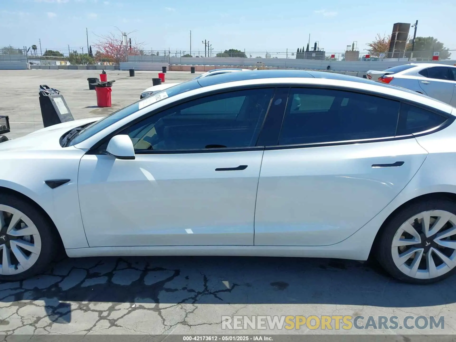 14 Фотография поврежденного автомобиля 5YJ3E1EB9NF113601 TESLA MODEL 3 2022