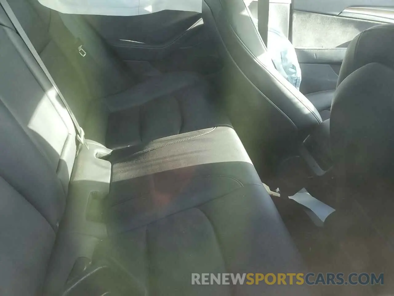 10 Photograph of a damaged car 5YJ3E1EB9NF132102 TESLA MODEL 3 2022