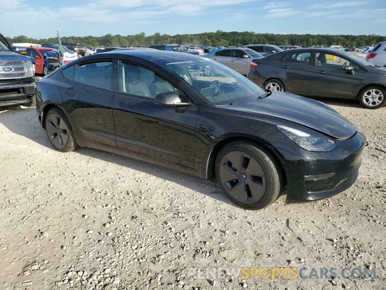 4 Photograph of a damaged car 5YJ3E1EB9NF132102 TESLA MODEL 3 2022