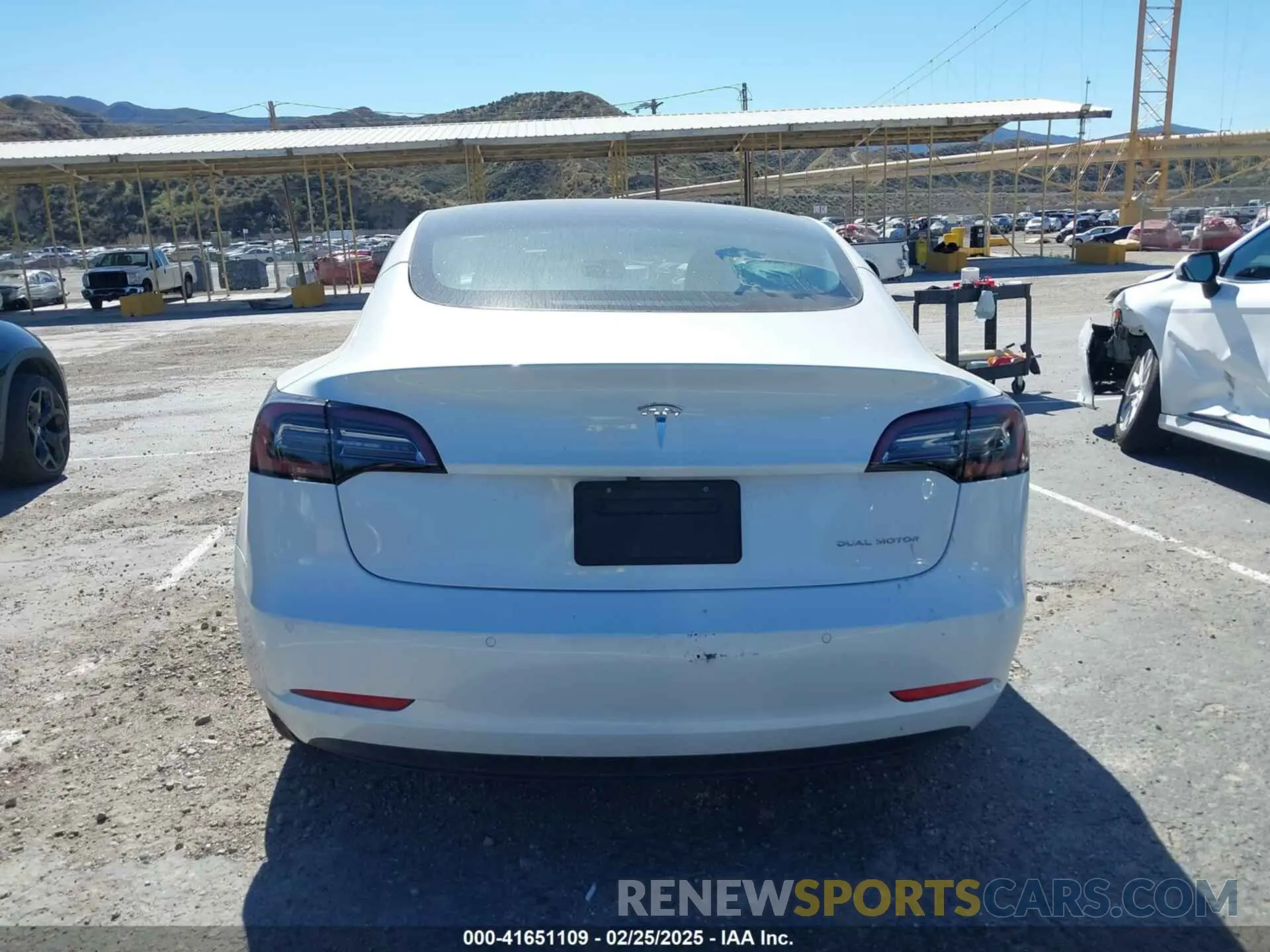 16 Photograph of a damaged car 5YJ3E1EB9NF155072 TESLA MODEL 3 2022