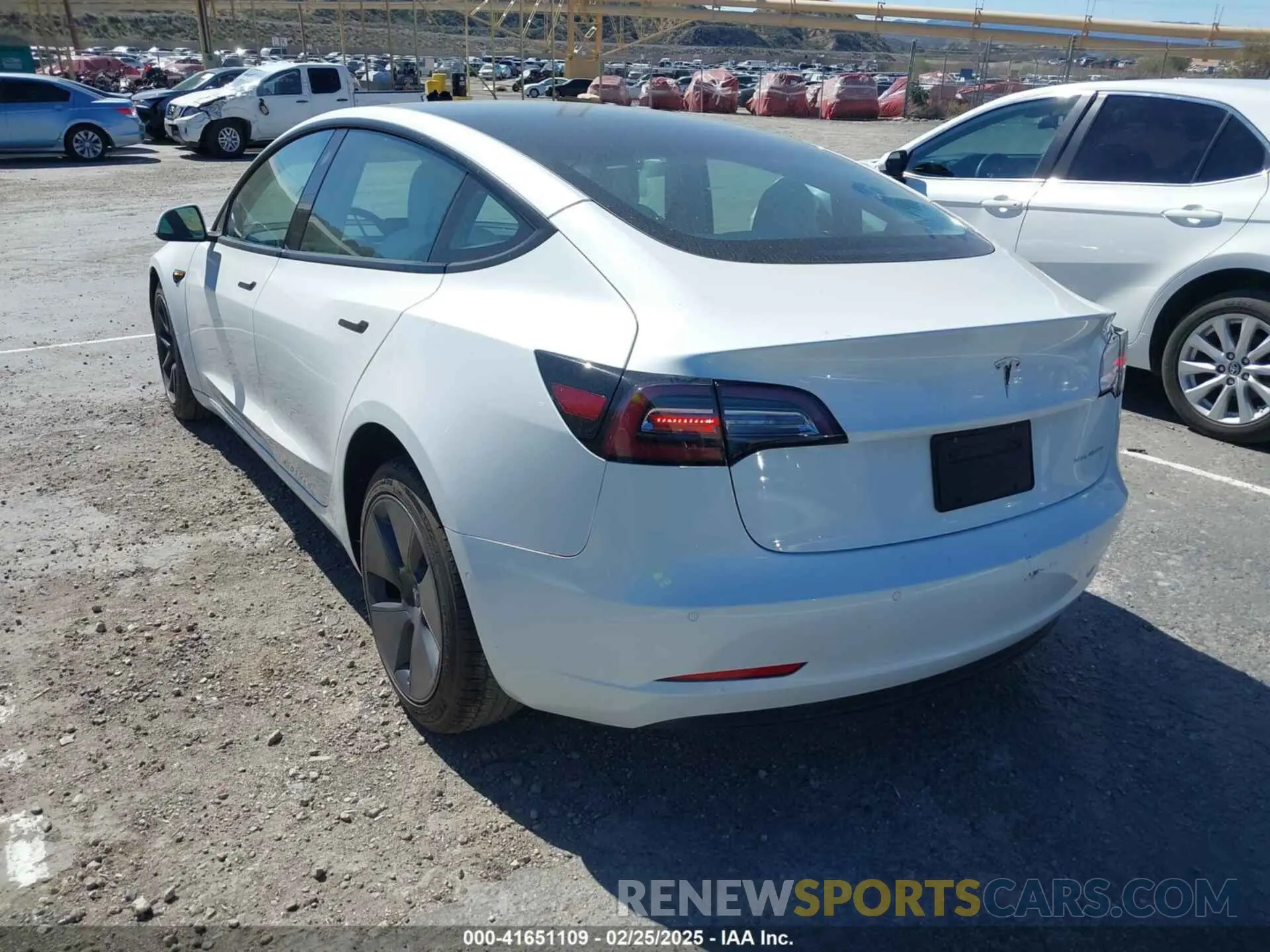 3 Photograph of a damaged car 5YJ3E1EB9NF155072 TESLA MODEL 3 2022