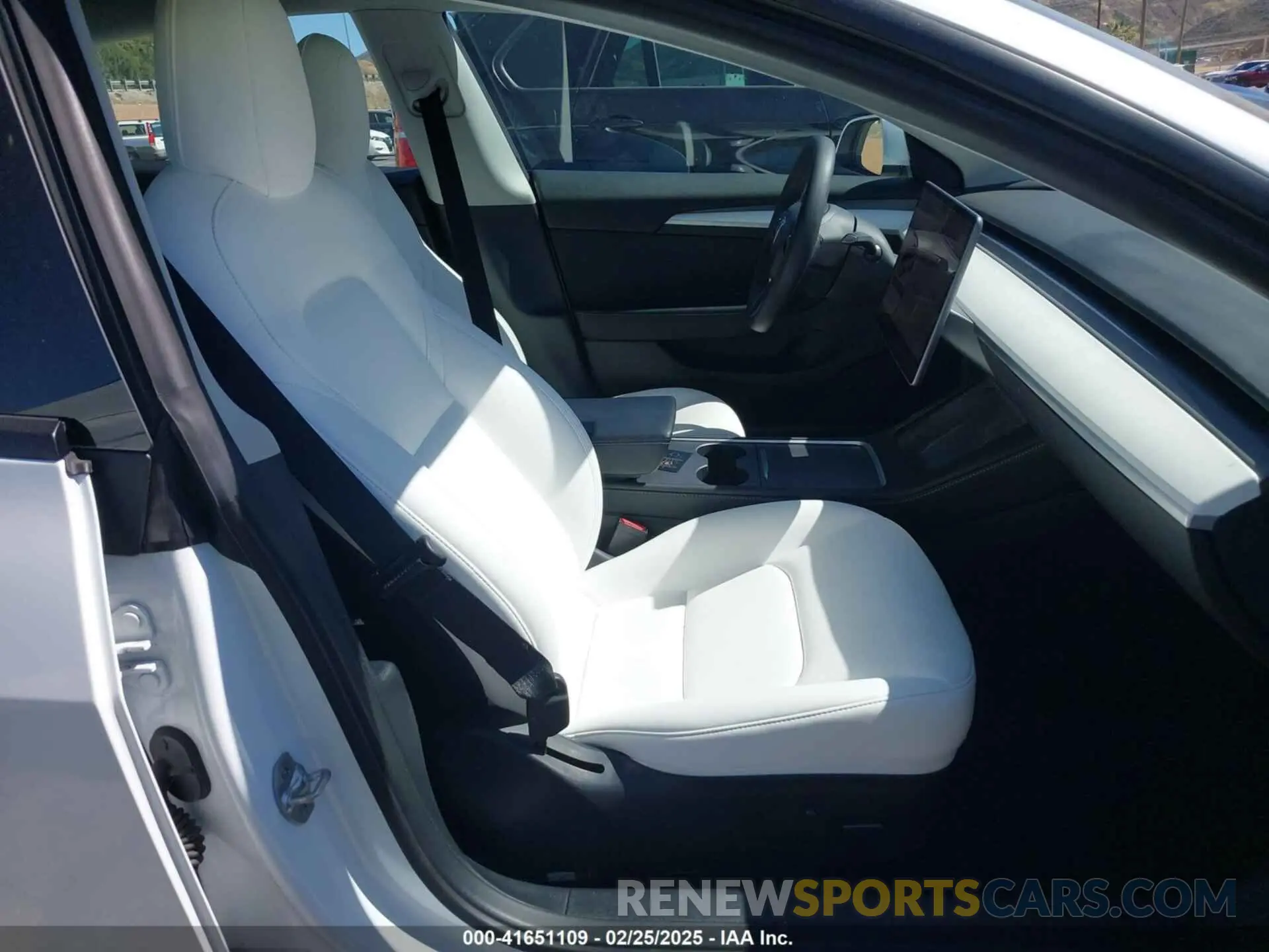 5 Photograph of a damaged car 5YJ3E1EB9NF155072 TESLA MODEL 3 2022