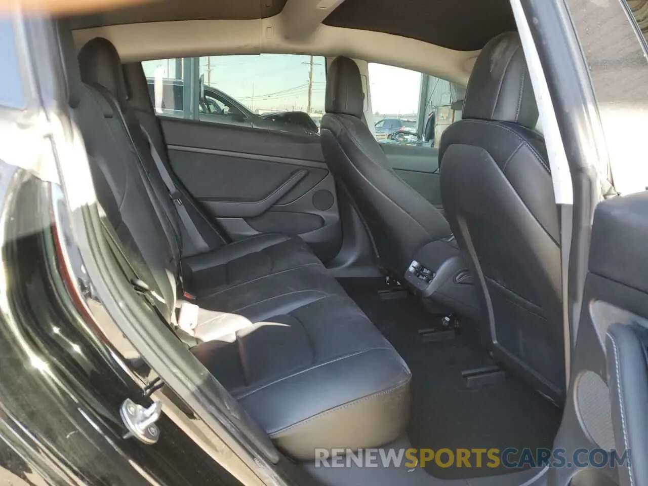 10 Photograph of a damaged car 5YJ3E1EB9NF179422 TESLA MODEL 3 2022