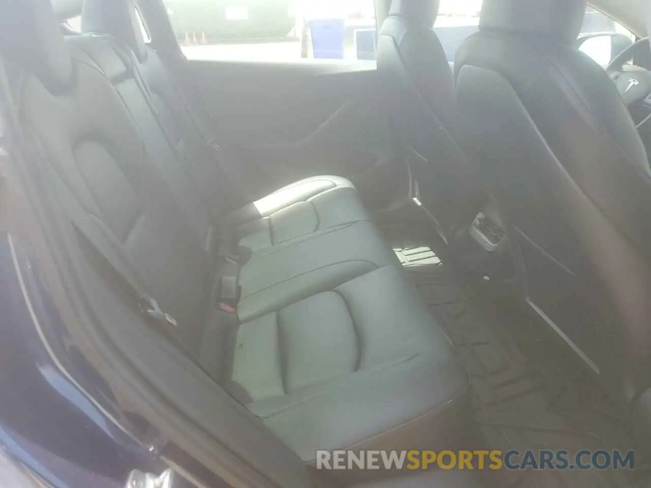 10 Photograph of a damaged car 5YJ3E1EB9NF179470 TESLA MODEL 3 2022