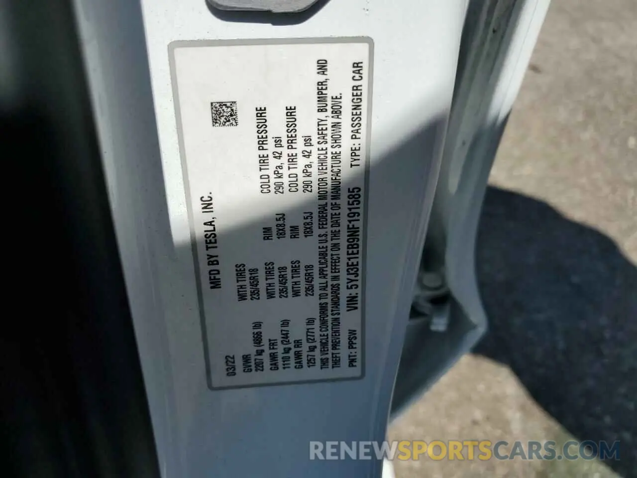 10 Photograph of a damaged car 5YJ3E1EB9NF191585 TESLA MODEL 3 2022