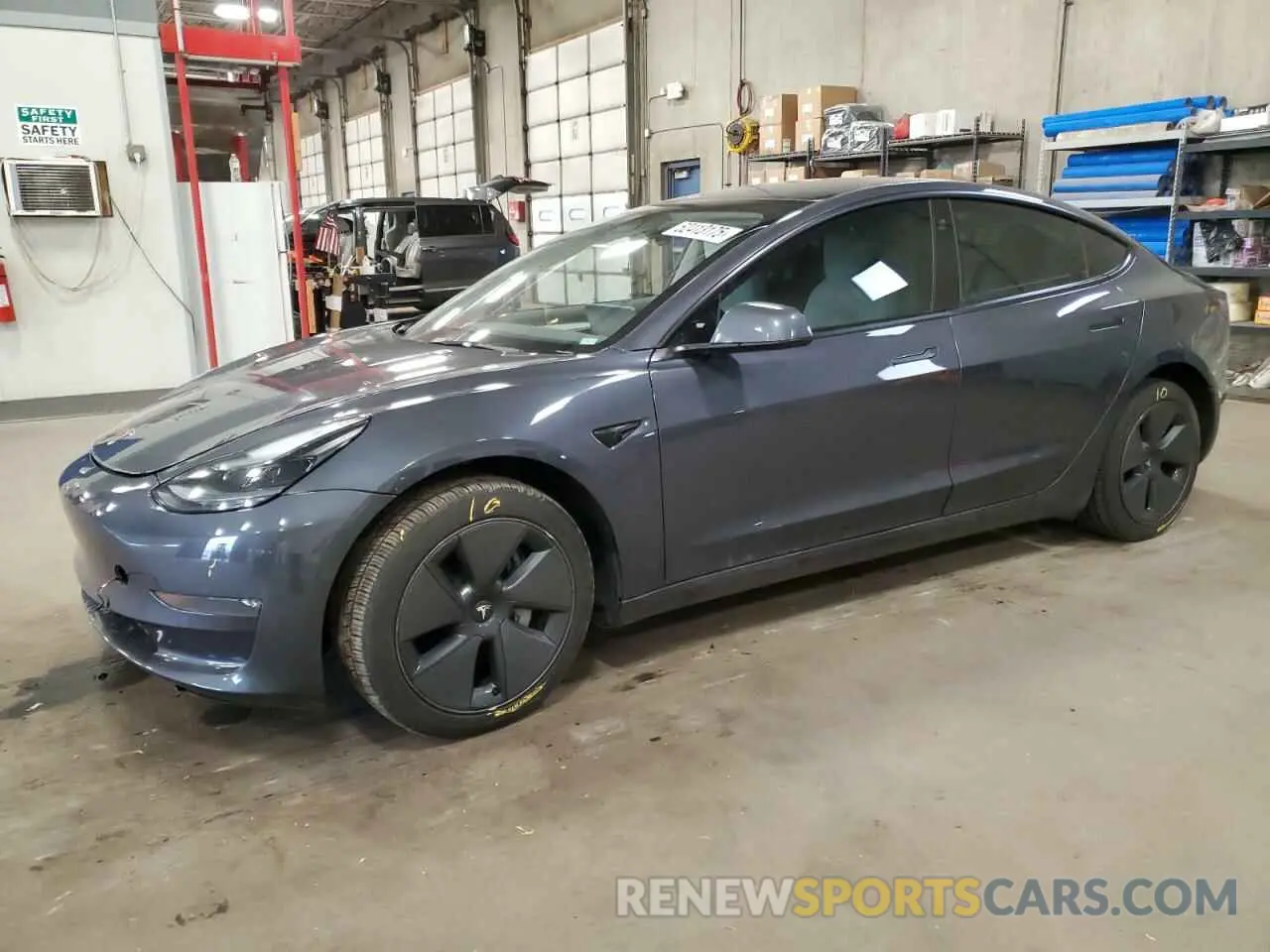 1 Фотография поврежденного автомобиля 5YJ3E1EB9NF199184 TESLA MODEL 3 2022