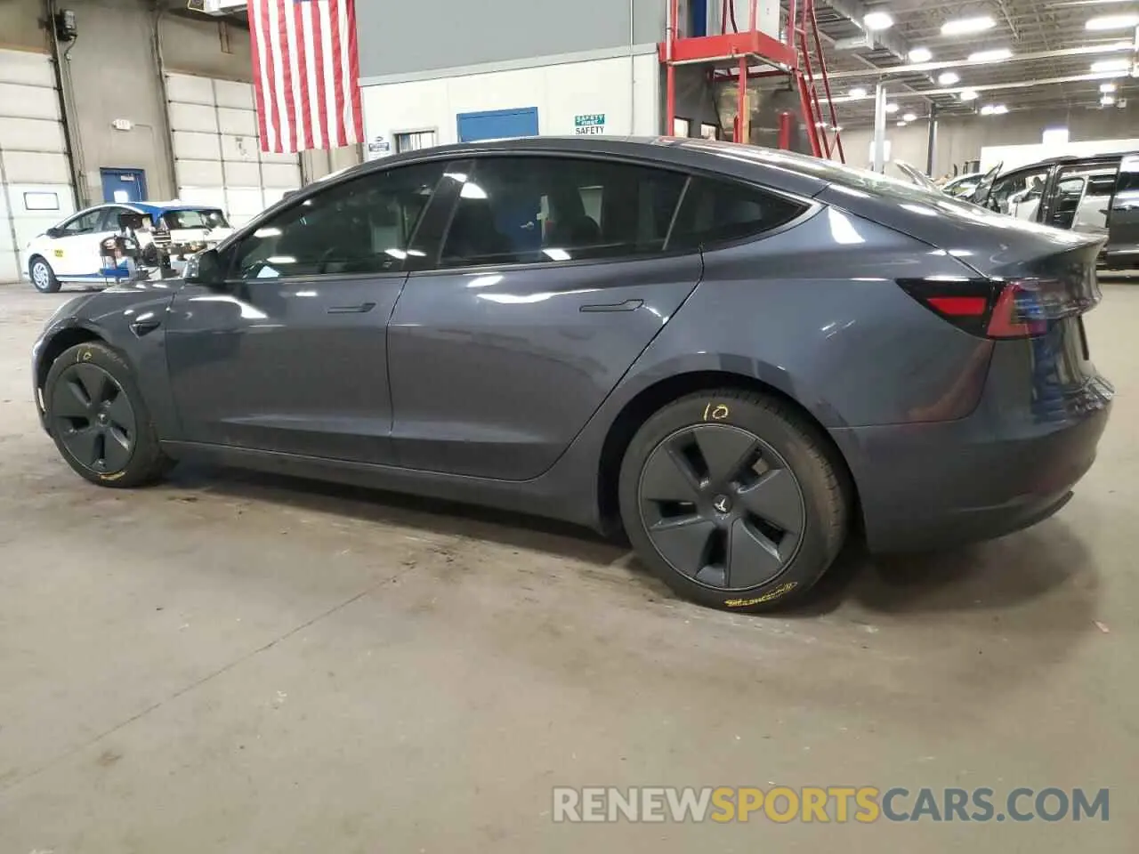 2 Фотография поврежденного автомобиля 5YJ3E1EB9NF199184 TESLA MODEL 3 2022