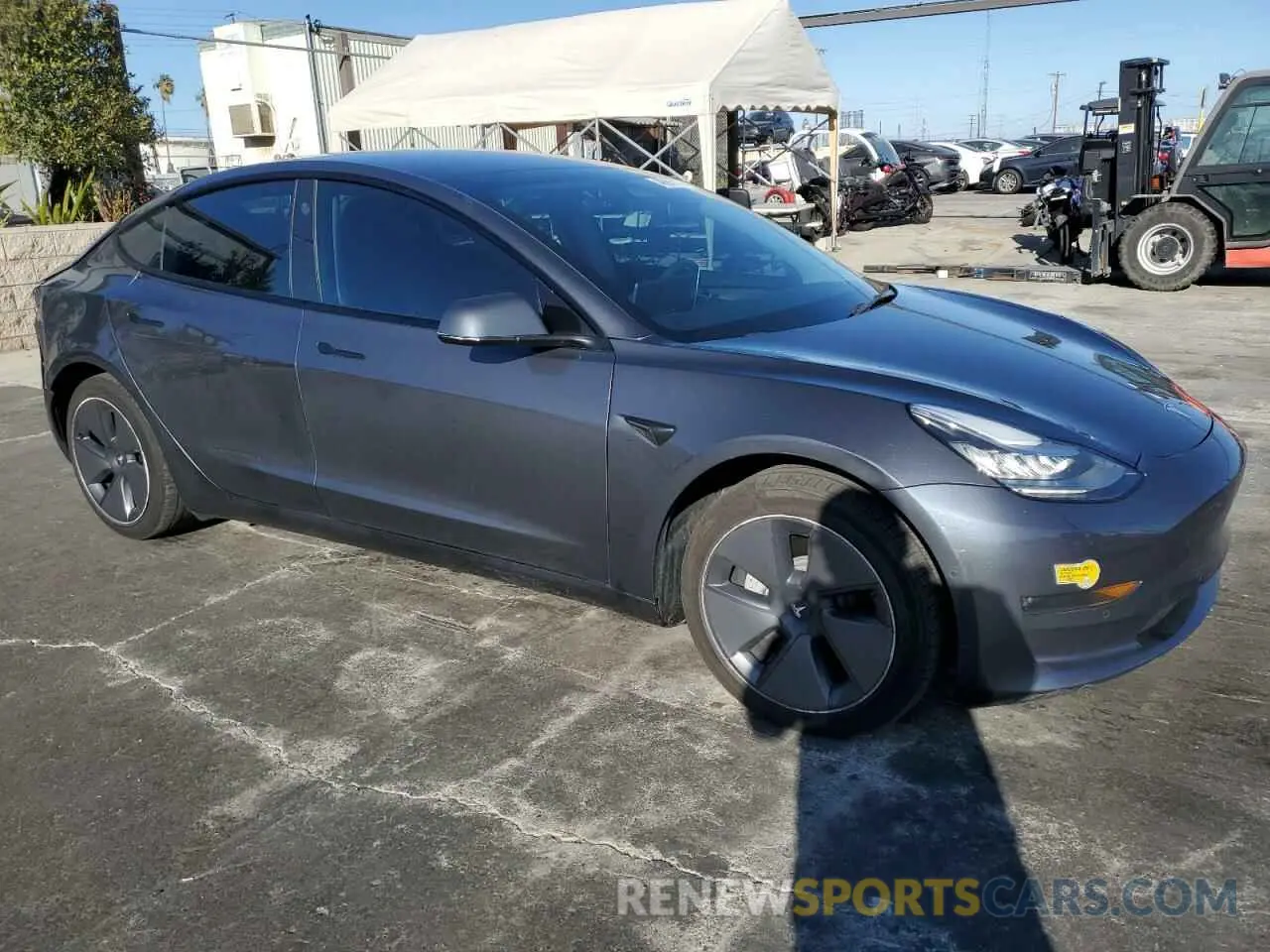 4 Photograph of a damaged car 5YJ3E1EB9NF251347 TESLA MODEL 3 2022