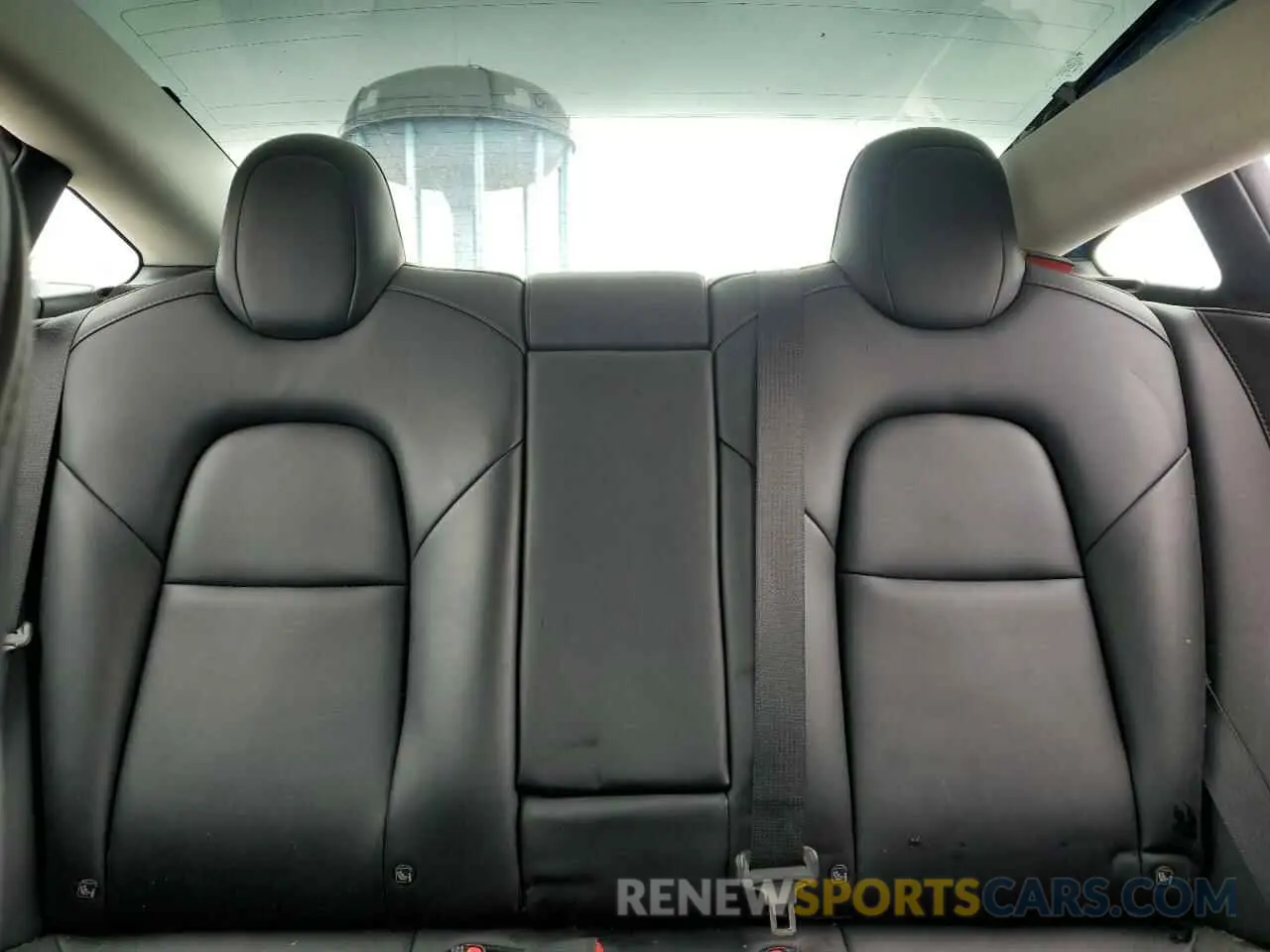 10 Photograph of a damaged car 5YJ3E1EB9NF272070 TESLA MODEL 3 2022