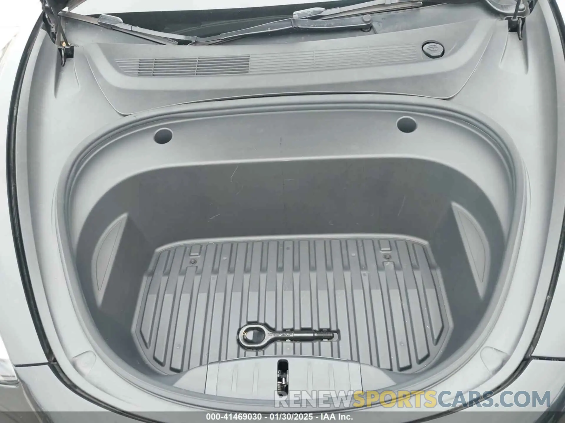 10 Photograph of a damaged car 5YJ3E1EB9NF348368 TESLA MODEL 3 2022