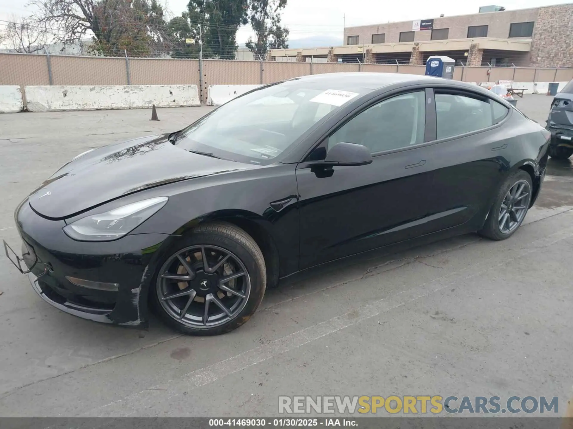 2 Photograph of a damaged car 5YJ3E1EB9NF348368 TESLA MODEL 3 2022