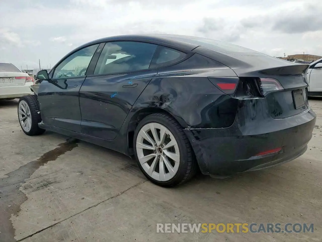 2 Photograph of a damaged car 5YJ3E1EB9NF354607 TESLA MODEL 3 2022