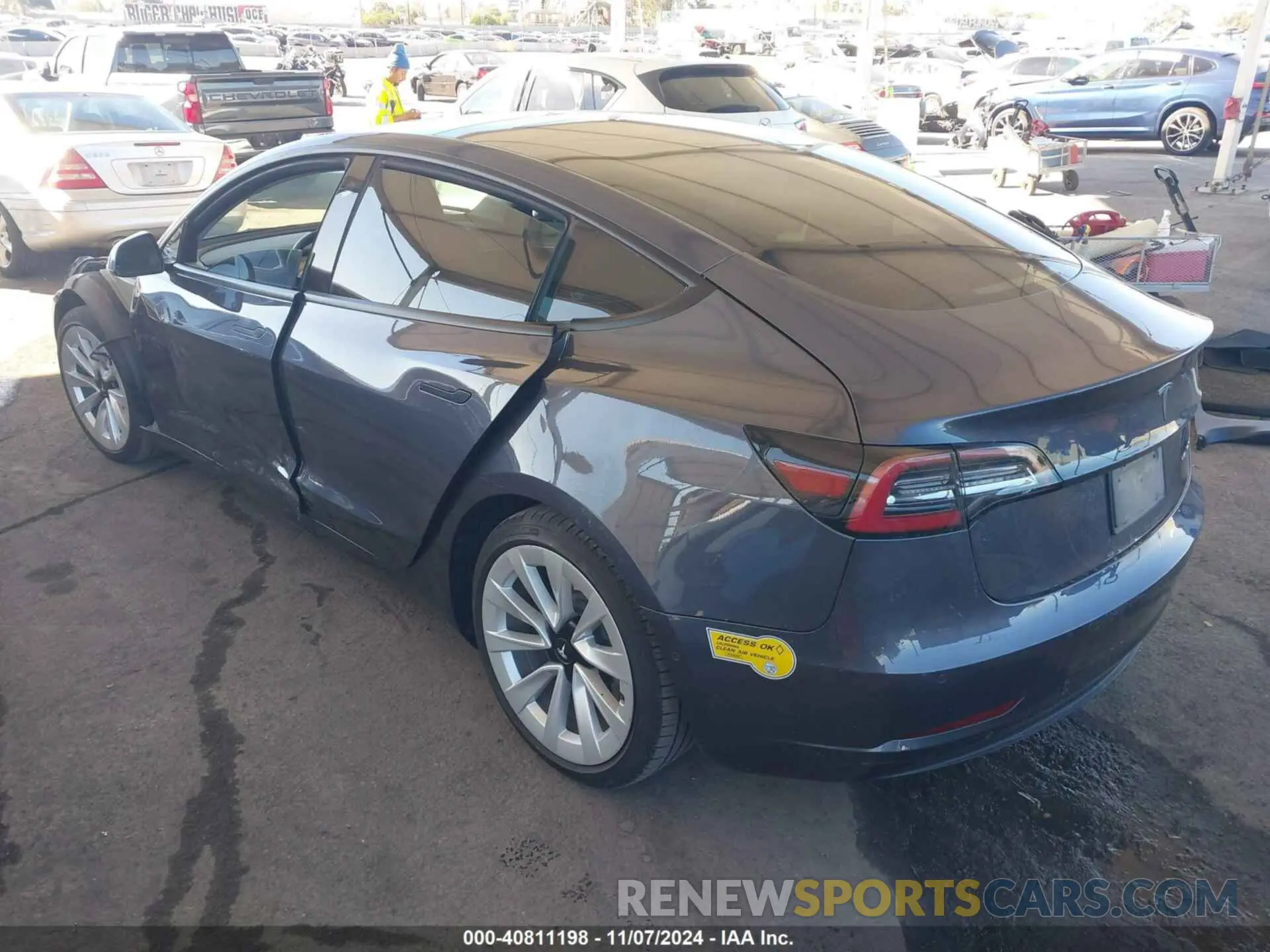 3 Photograph of a damaged car 5YJ3E1EBXNF124073 TESLA MODEL 3 2022