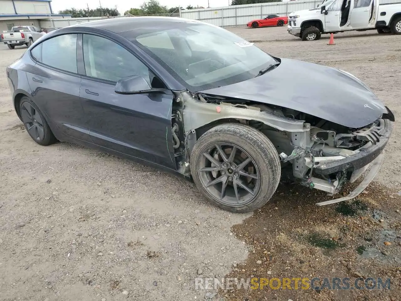 4 Photograph of a damaged car 5YJ3E1EBXNF125546 TESLA MODEL 3 2022