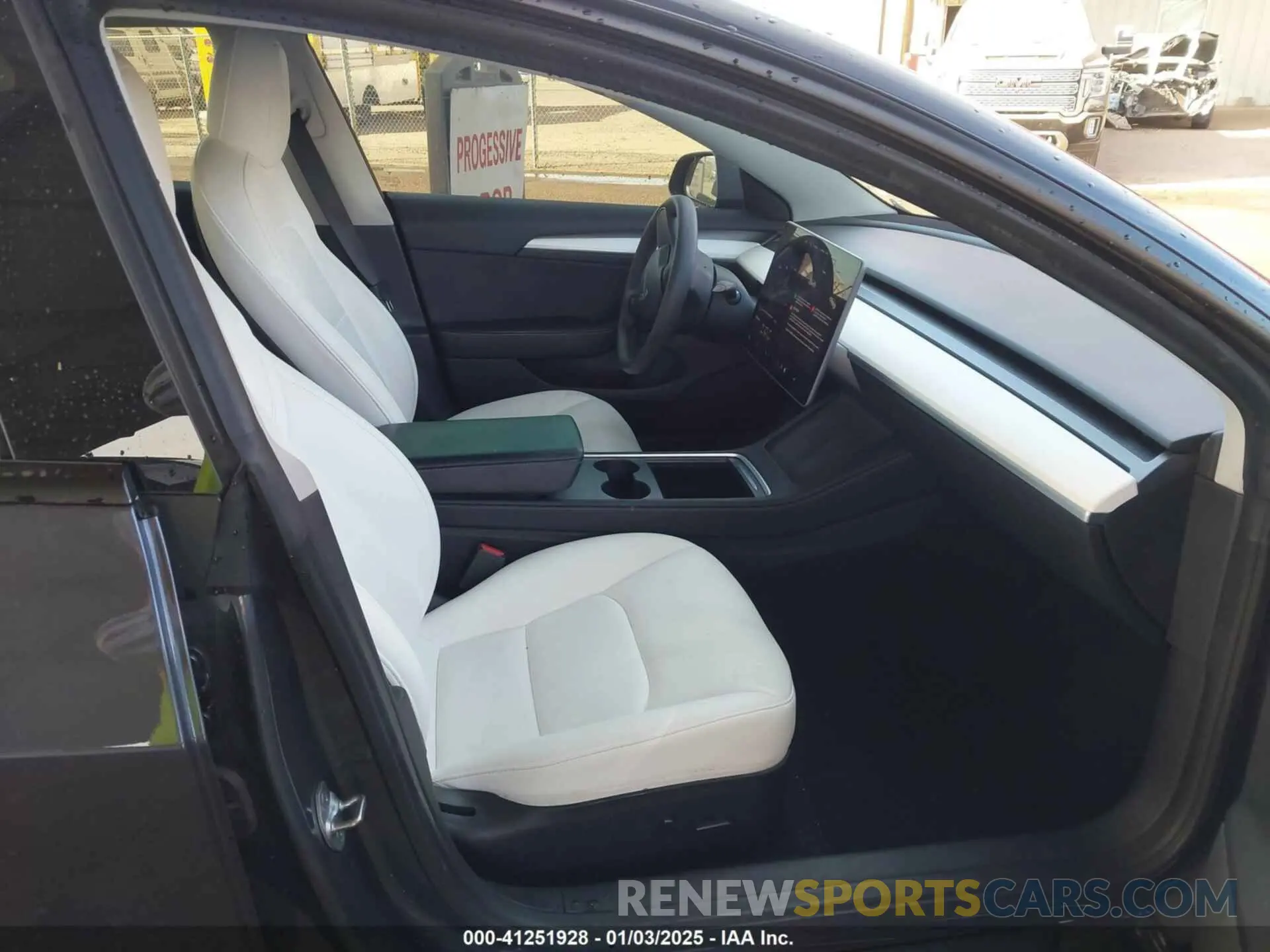 5 Photograph of a damaged car 5YJ3E1EBXNF129693 TESLA MODEL 3 2022