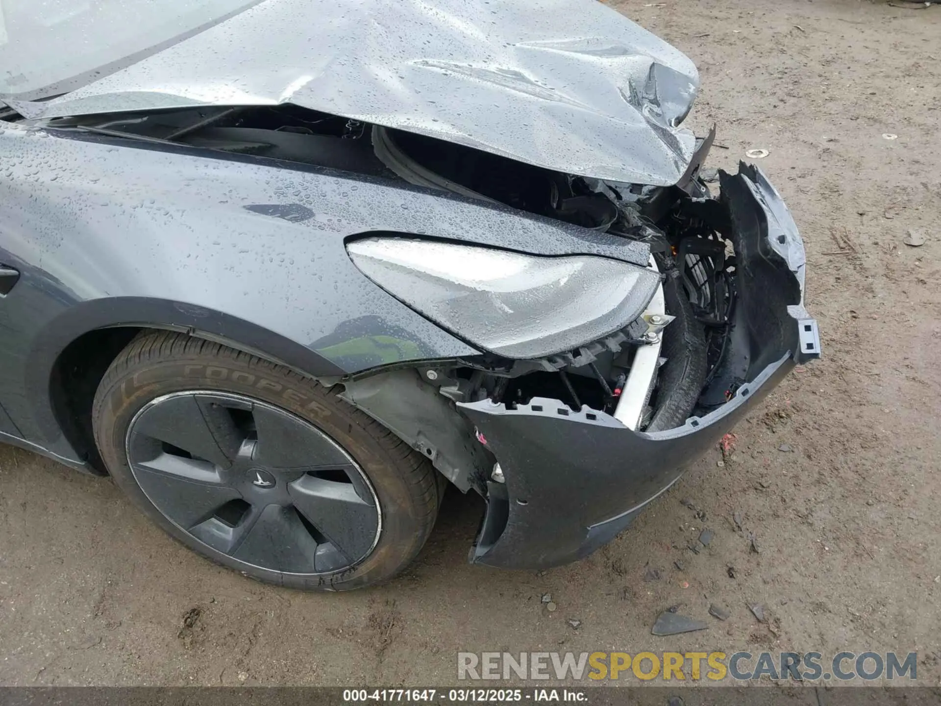 18 Photograph of a damaged car 5YJ3E1EBXNF138538 TESLA MODEL 3 2022