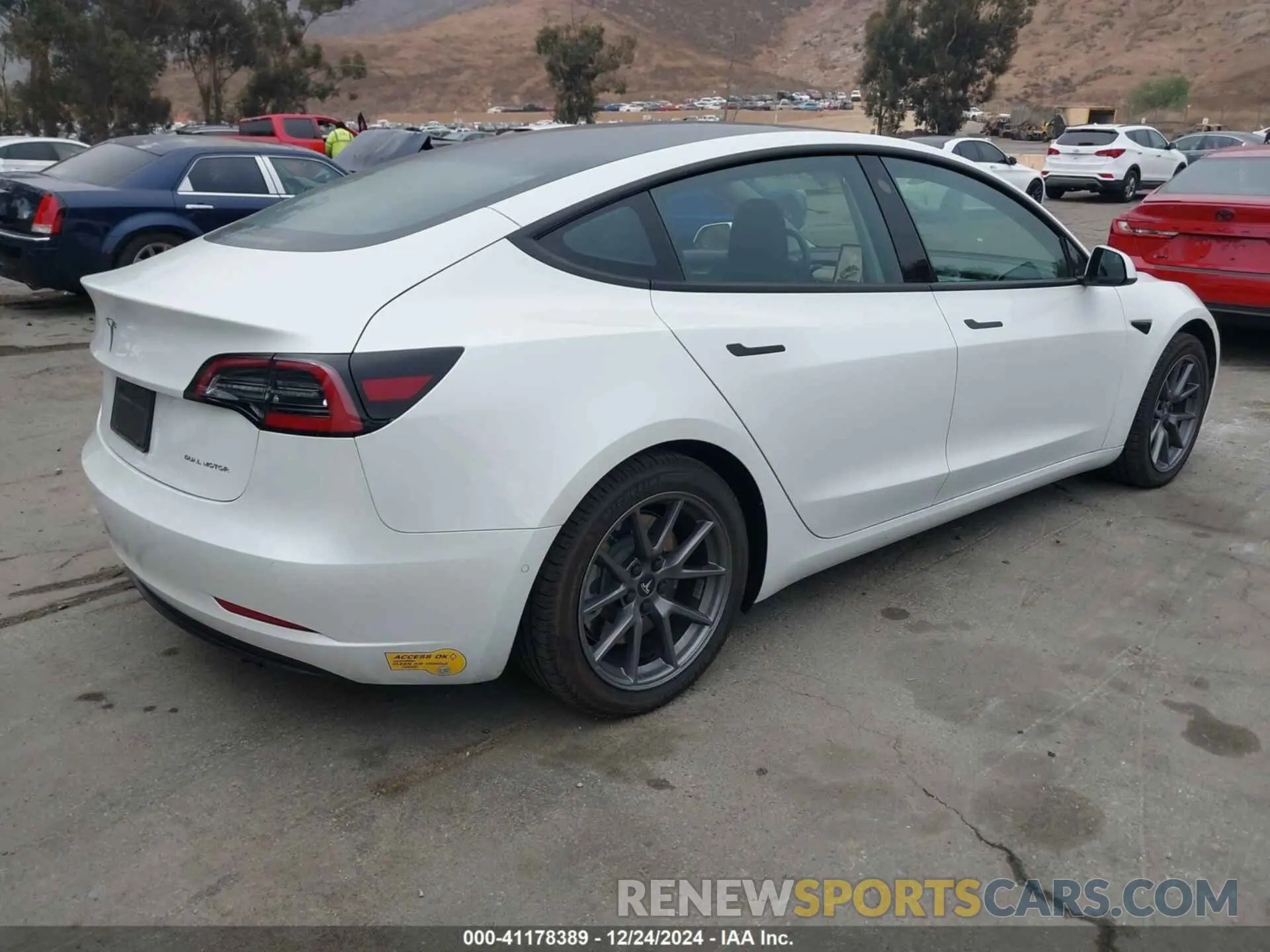 4 Photograph of a damaged car 5YJ3E1EBXNF167988 TESLA MODEL 3 2022