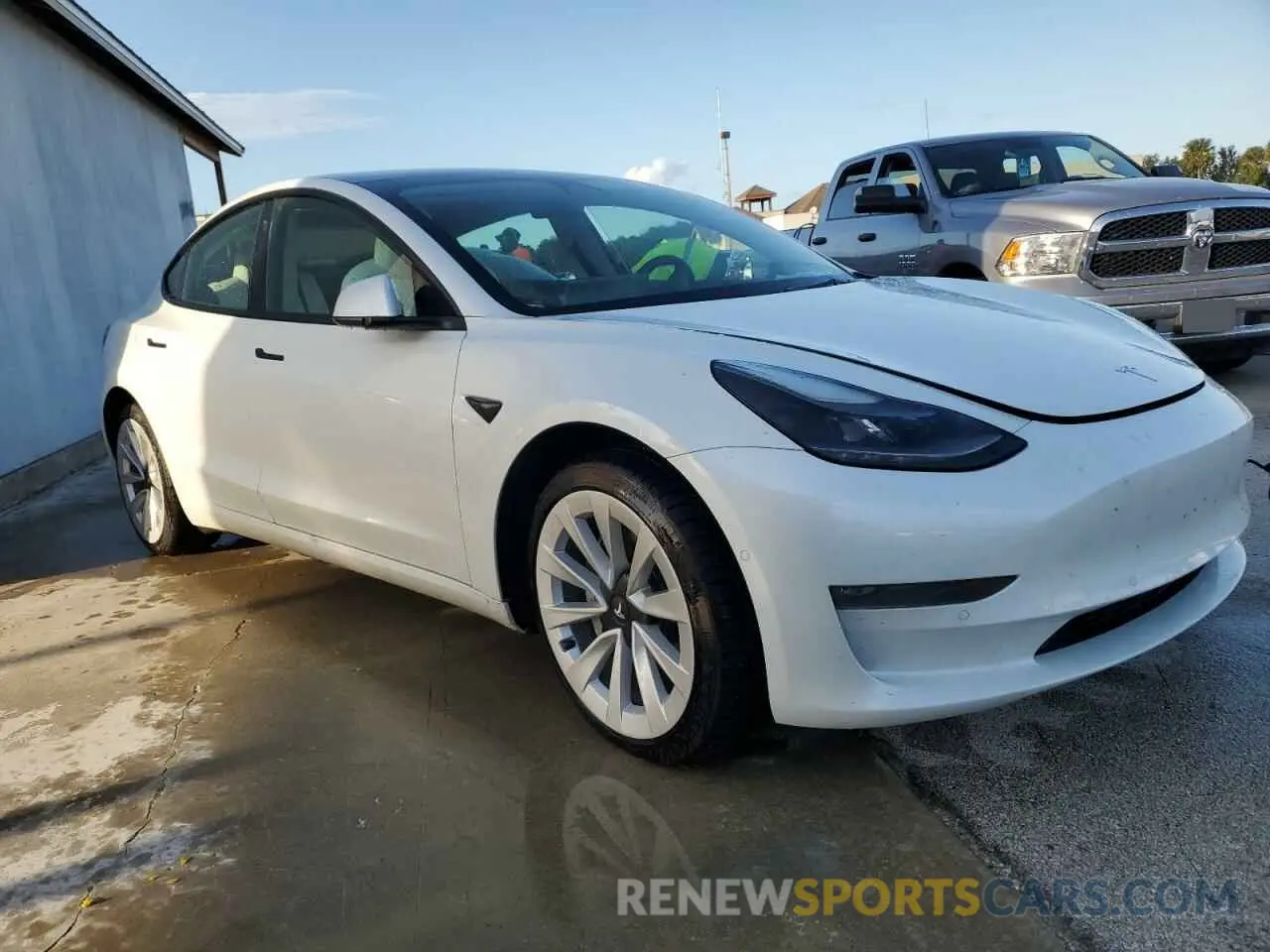 4 Фотография поврежденного автомобиля 5YJ3E1EBXNF181454 TESLA MODEL 3 2022