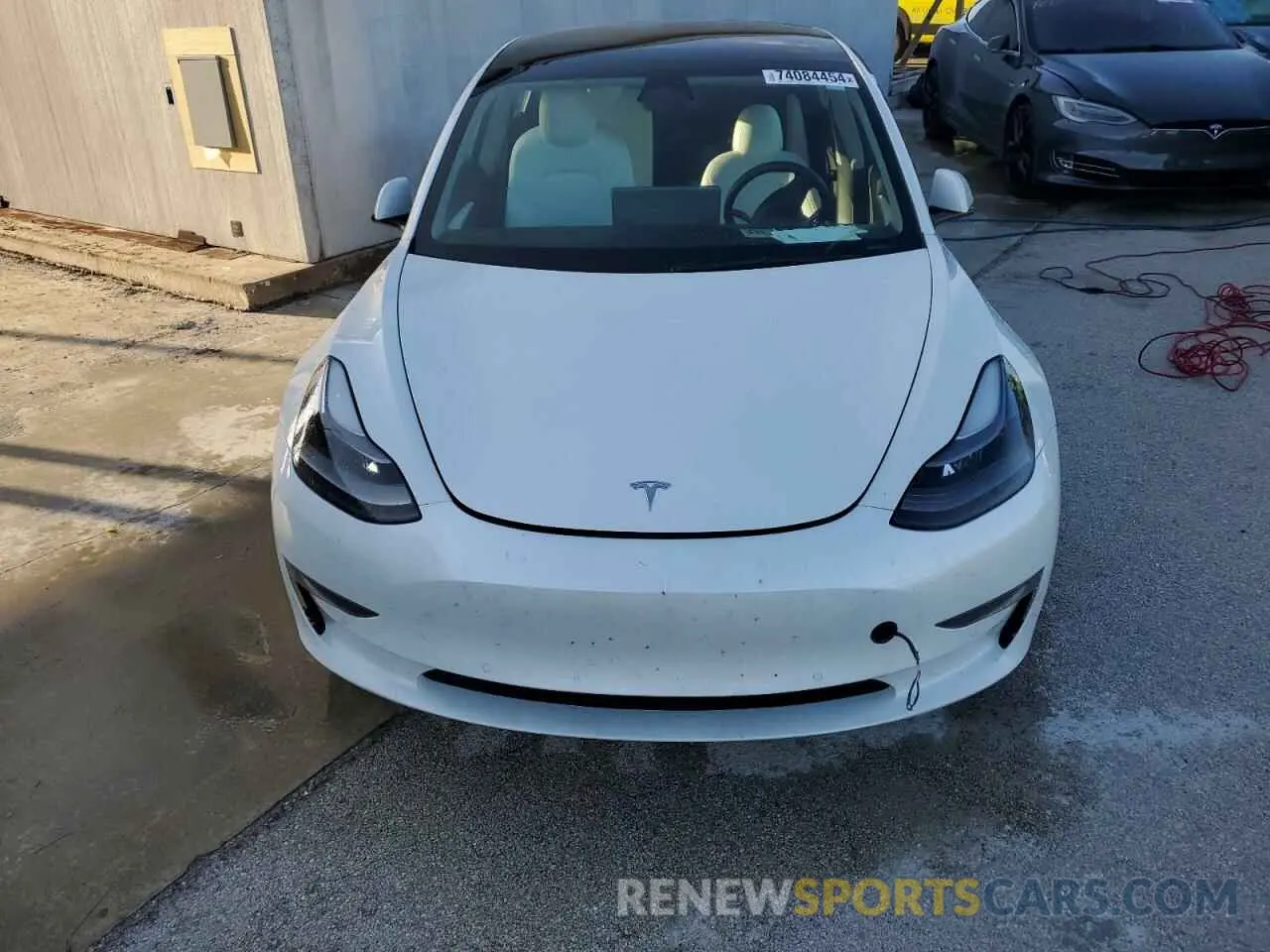 5 Фотография поврежденного автомобиля 5YJ3E1EBXNF181454 TESLA MODEL 3 2022
