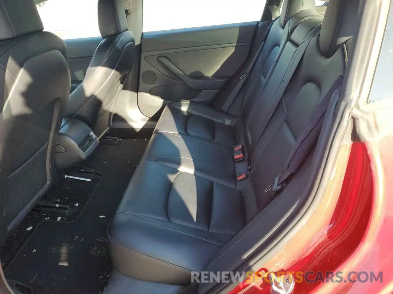 10 Photograph of a damaged car 5YJ3E1EBXNF193765 TESLA MODEL 3 2022