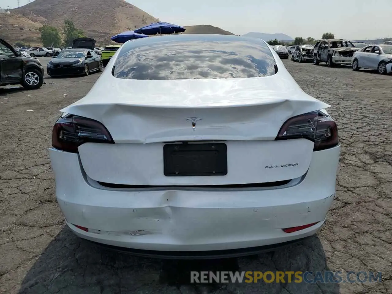 6 Photograph of a damaged car 5YJ3E1EBXNF197346 TESLA MODEL 3 2022