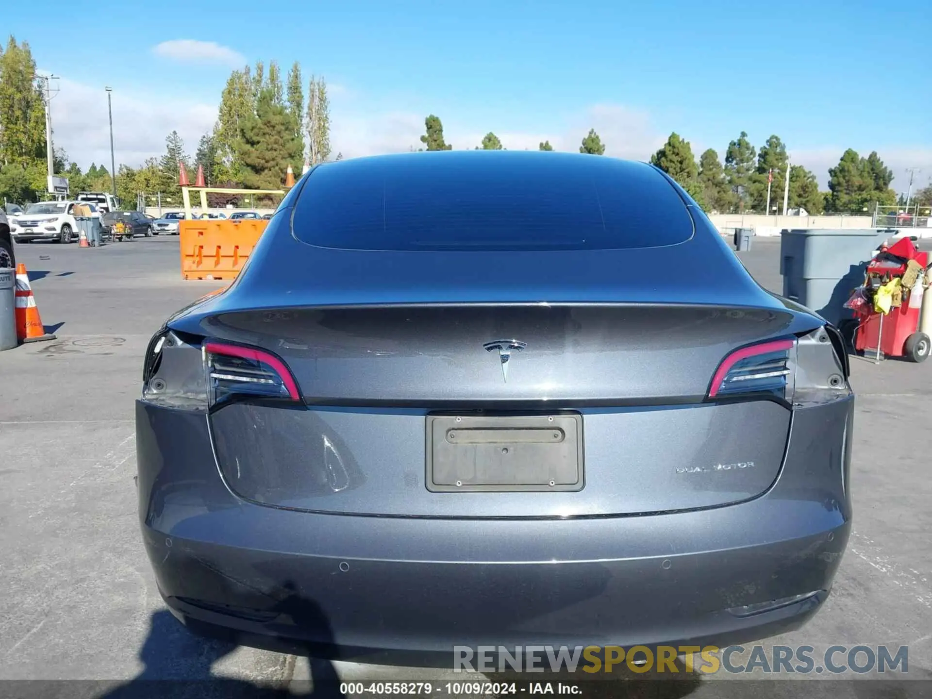 17 Photograph of a damaged car 5YJ3E1EBXNF245864 TESLA MODEL 3 2022