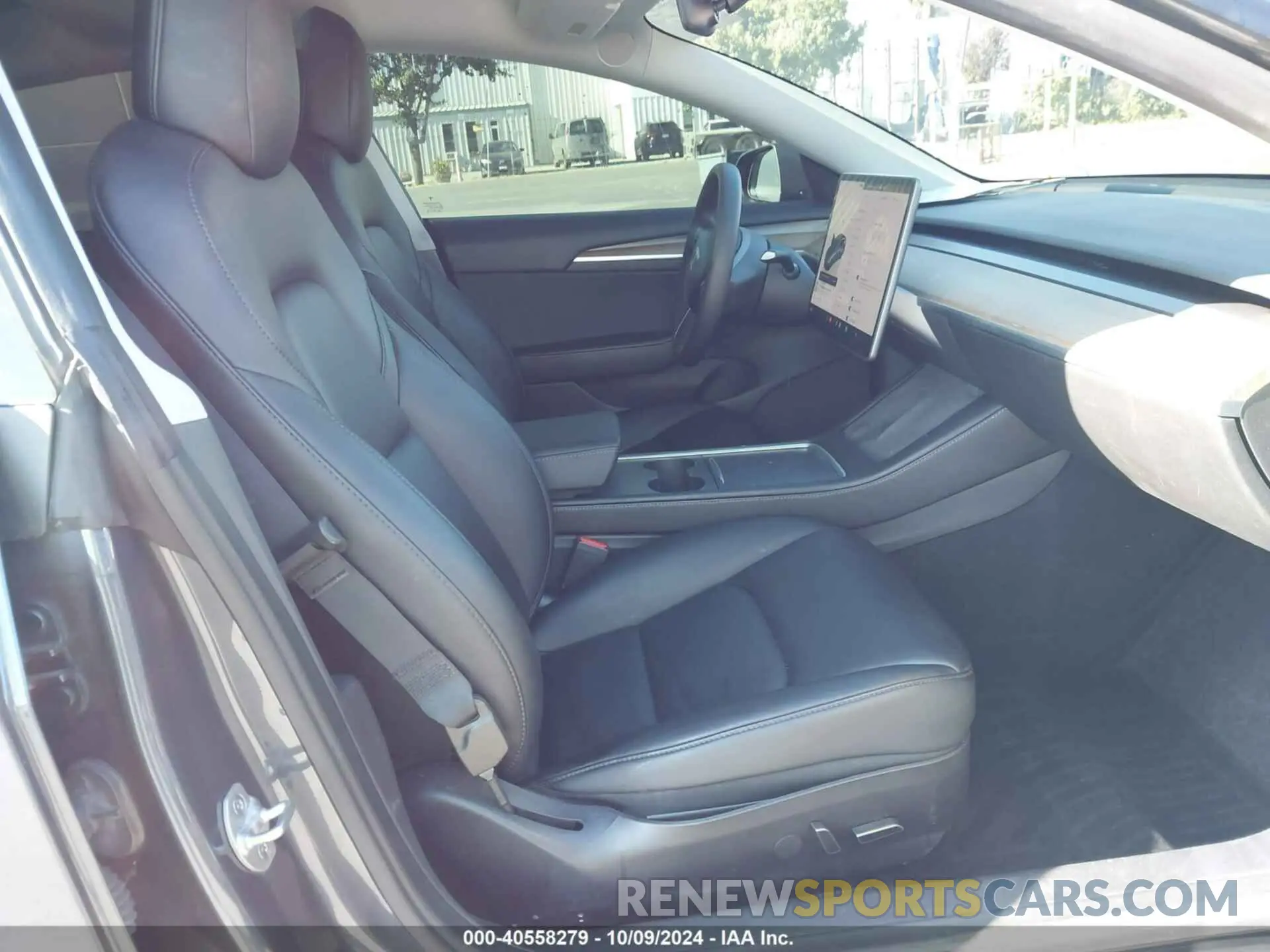 5 Photograph of a damaged car 5YJ3E1EBXNF245864 TESLA MODEL 3 2022