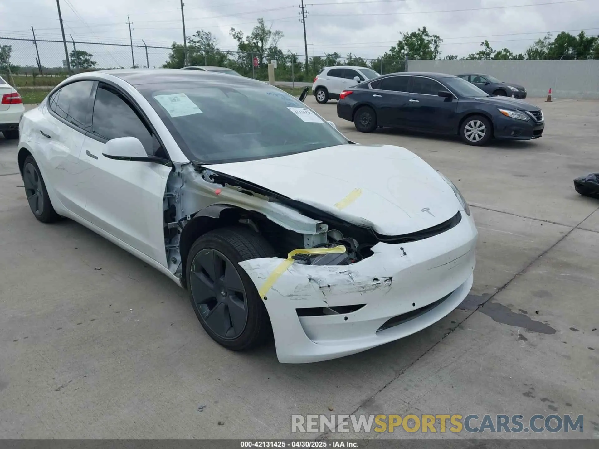 1 Photograph of a damaged car 5YJ3E1EBXNF246318 TESLA MODEL 3 2022