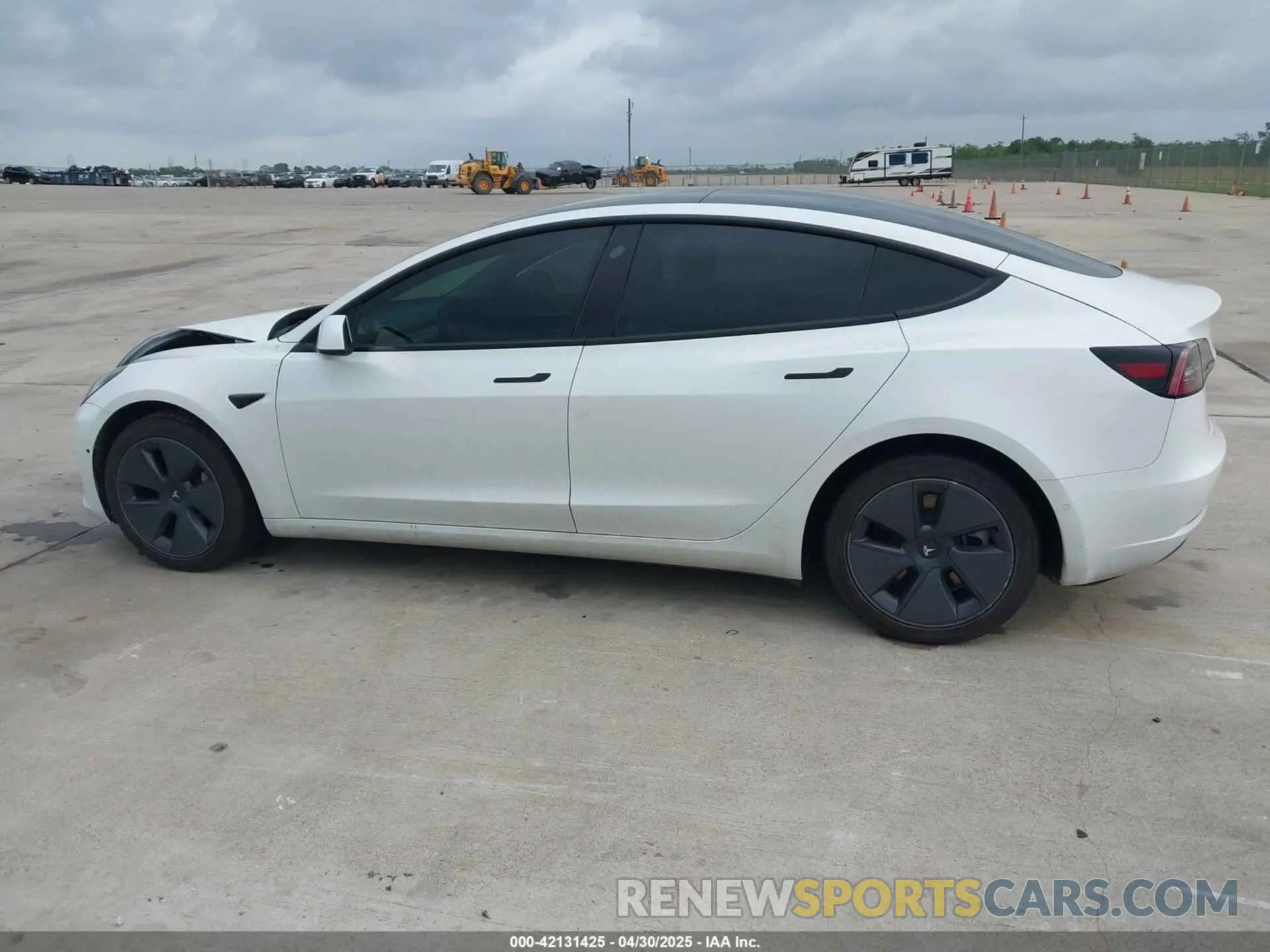 13 Photograph of a damaged car 5YJ3E1EBXNF246318 TESLA MODEL 3 2022