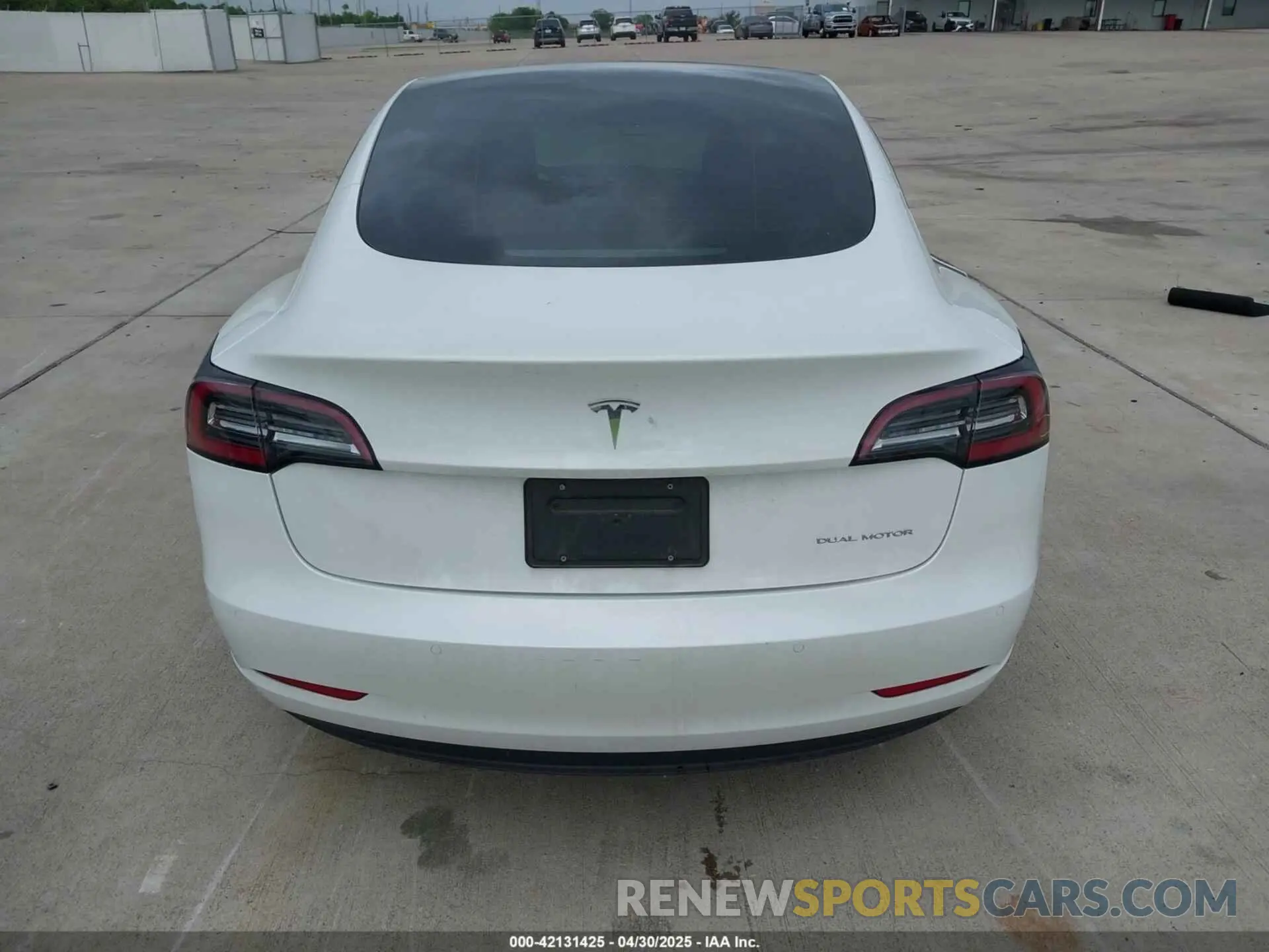 15 Photograph of a damaged car 5YJ3E1EBXNF246318 TESLA MODEL 3 2022