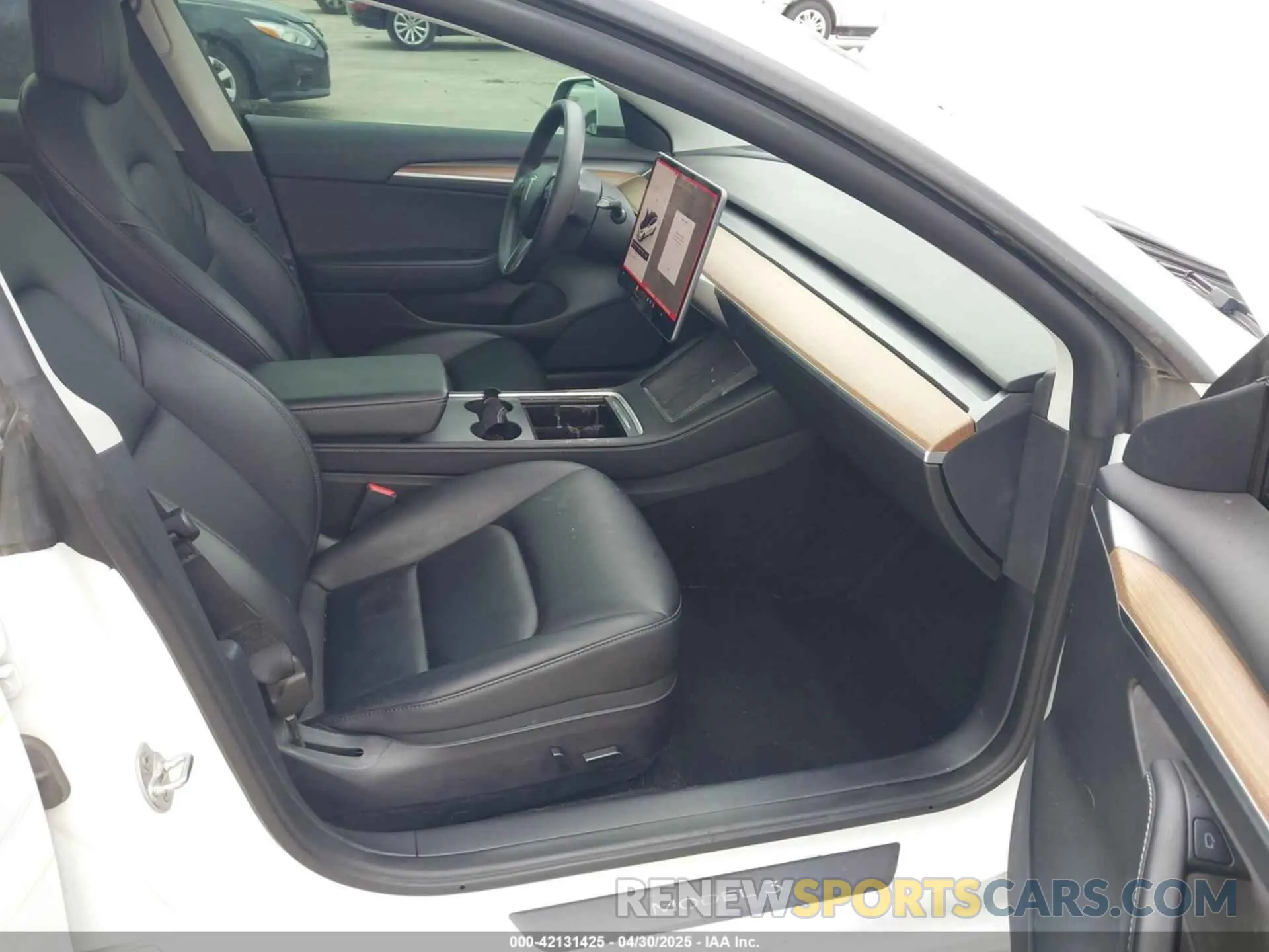 5 Photograph of a damaged car 5YJ3E1EBXNF246318 TESLA MODEL 3 2022