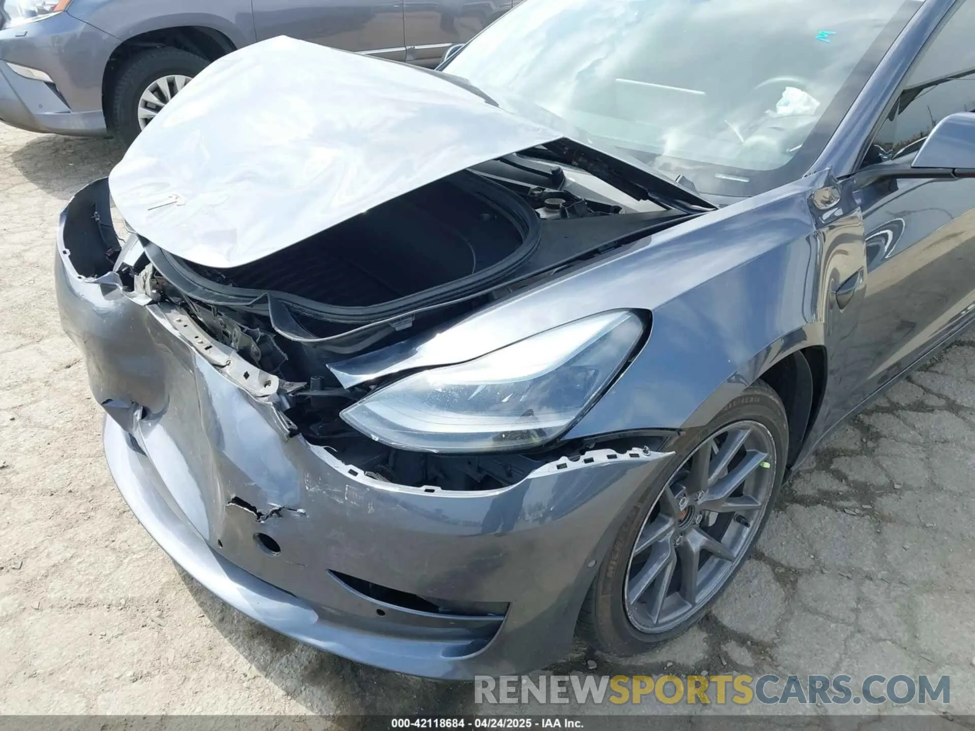 6 Photograph of a damaged car 5YJ3E1EBXNF250840 TESLA MODEL 3 2022
