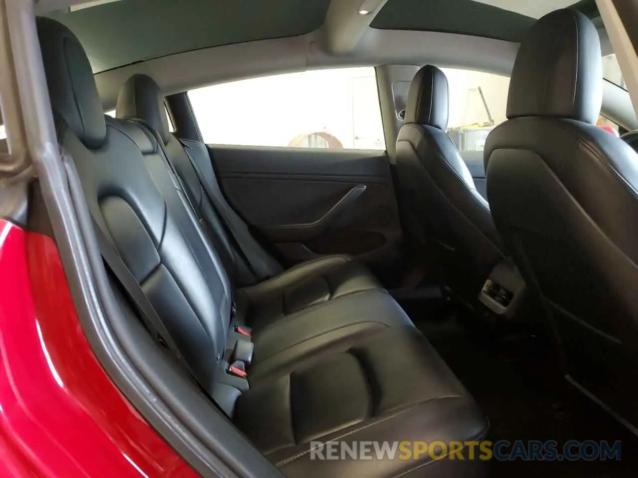 10 Photograph of a damaged car 5YJ3E1EBXNF285779 TESLA MODEL 3 2022