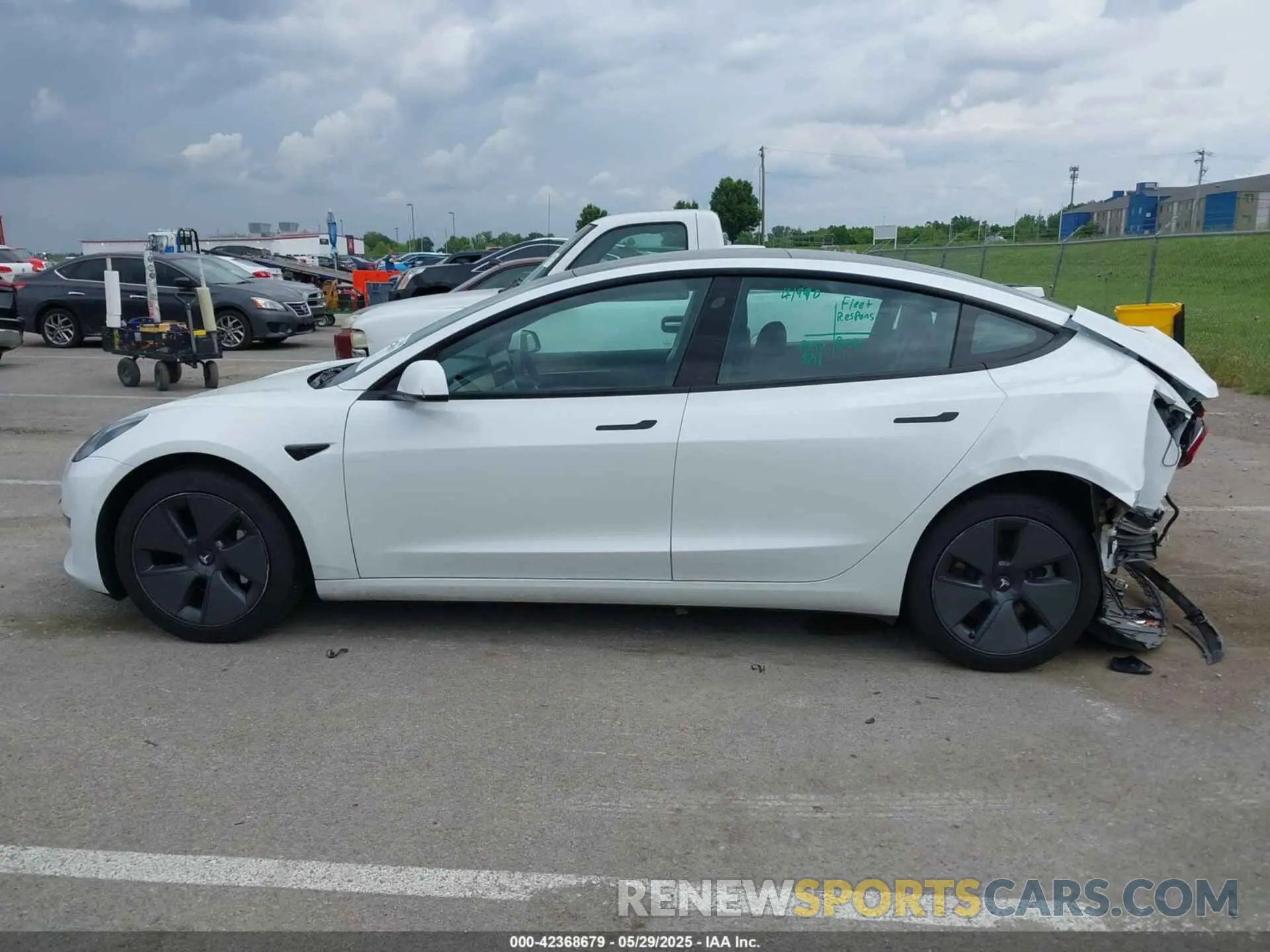 14 Photograph of a damaged car 5YJ3E1EBXNF319851 TESLA MODEL 3 2022