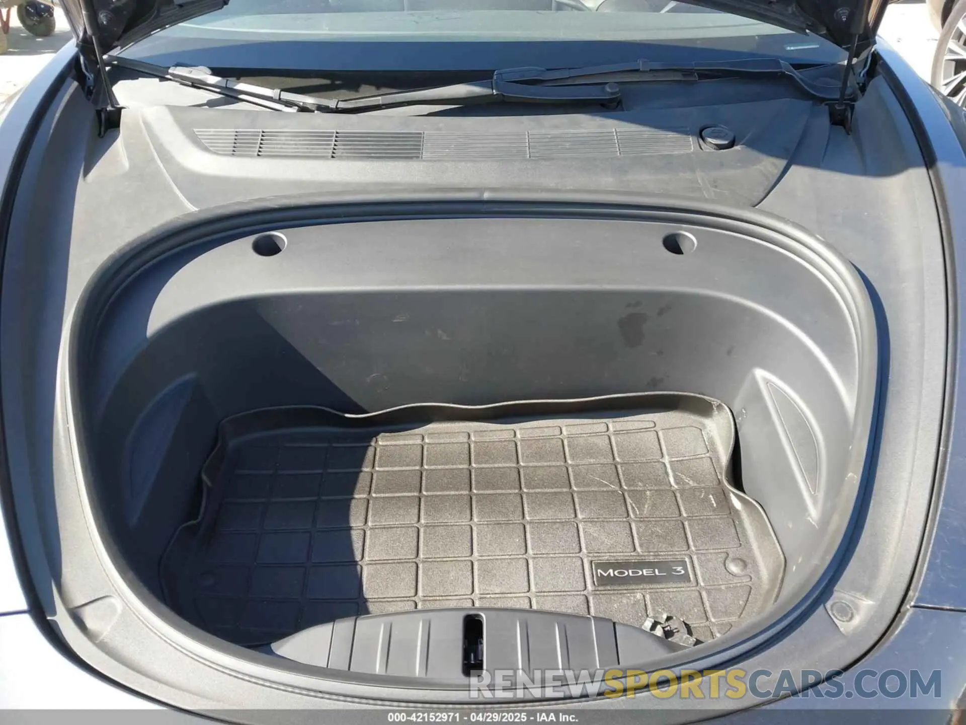 10 Photograph of a damaged car 5YJ3E1EC0NF270037 TESLA MODEL 3 2022