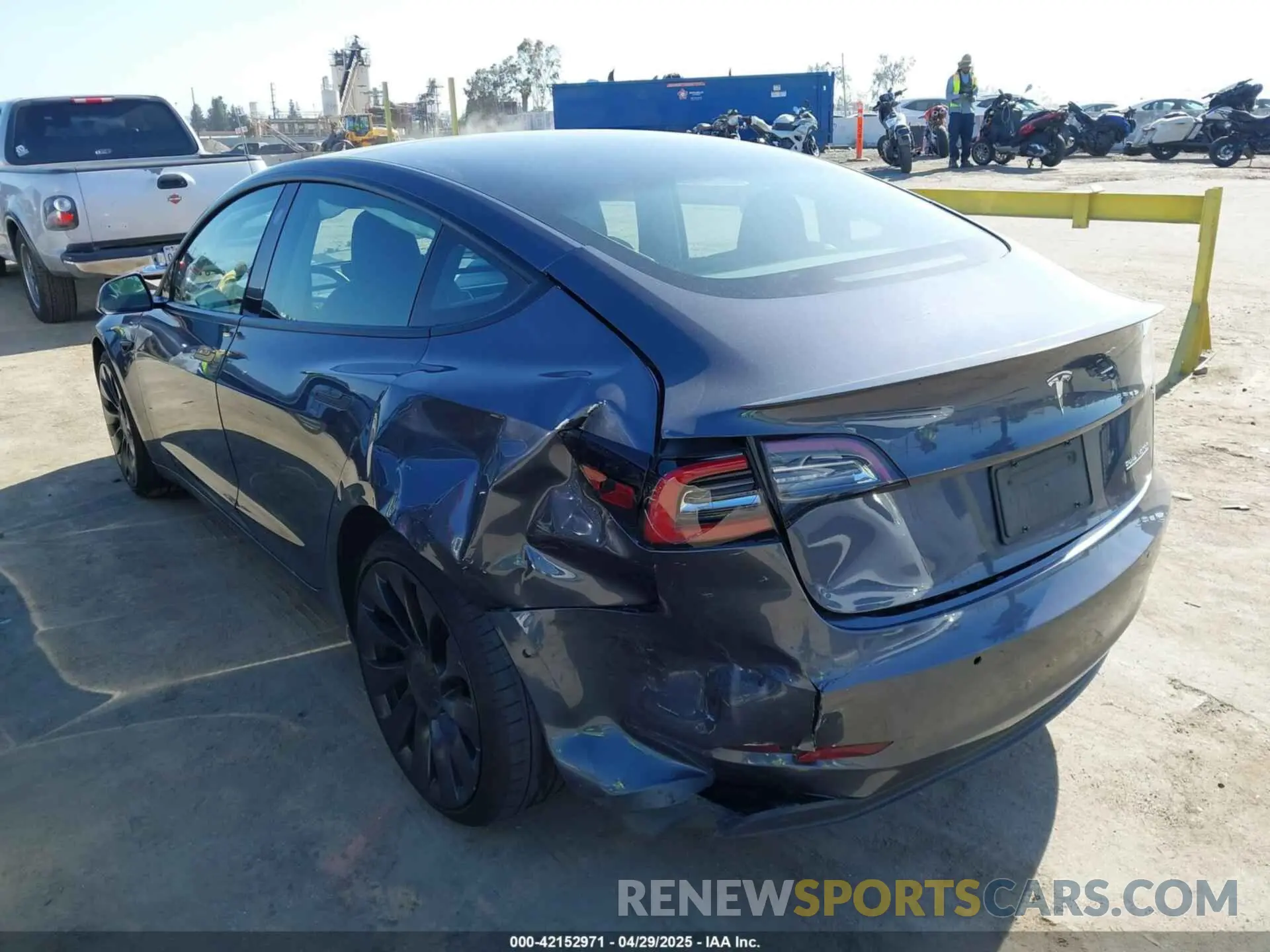 3 Photograph of a damaged car 5YJ3E1EC0NF270037 TESLA MODEL 3 2022