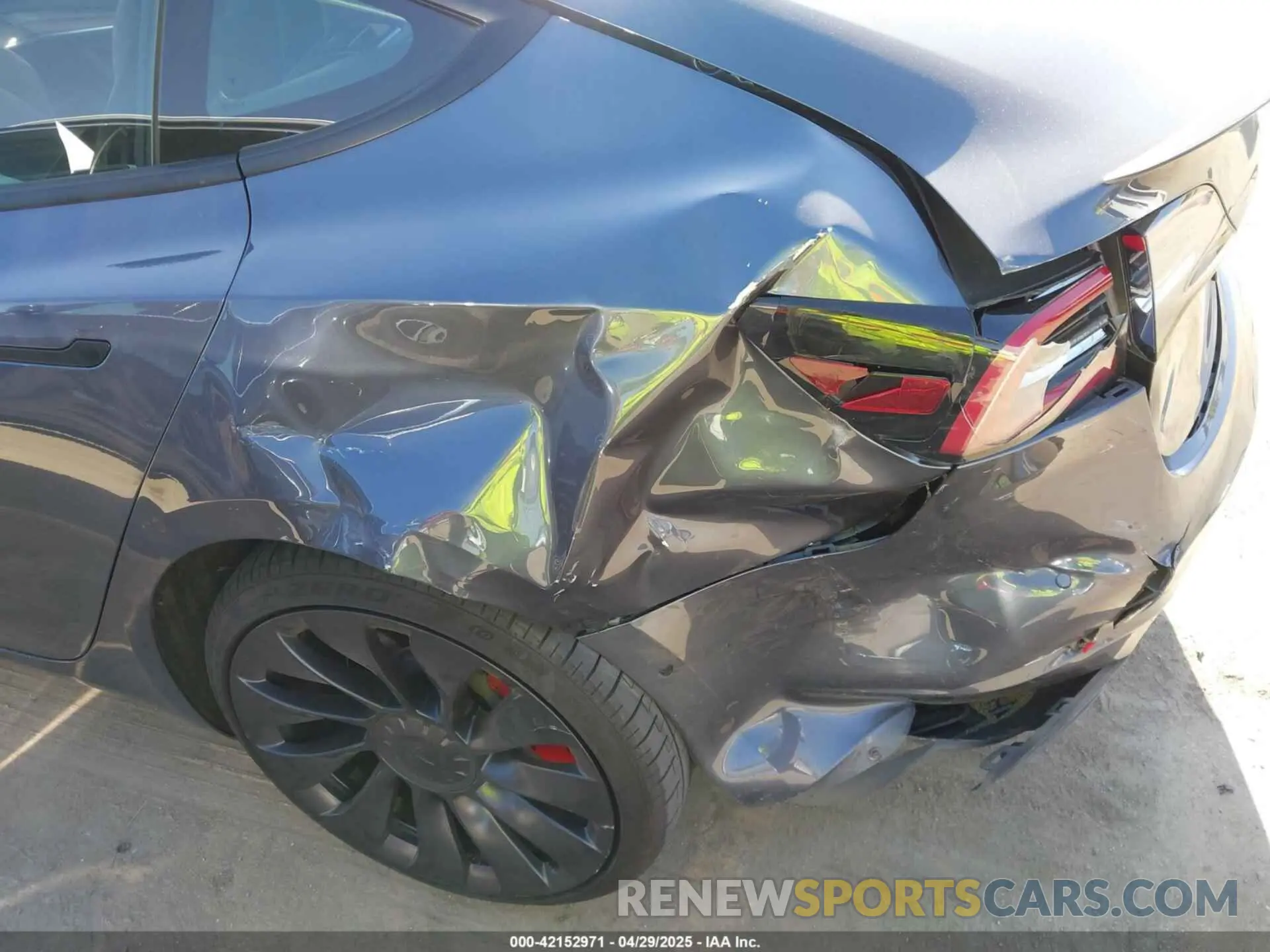 6 Photograph of a damaged car 5YJ3E1EC0NF270037 TESLA MODEL 3 2022