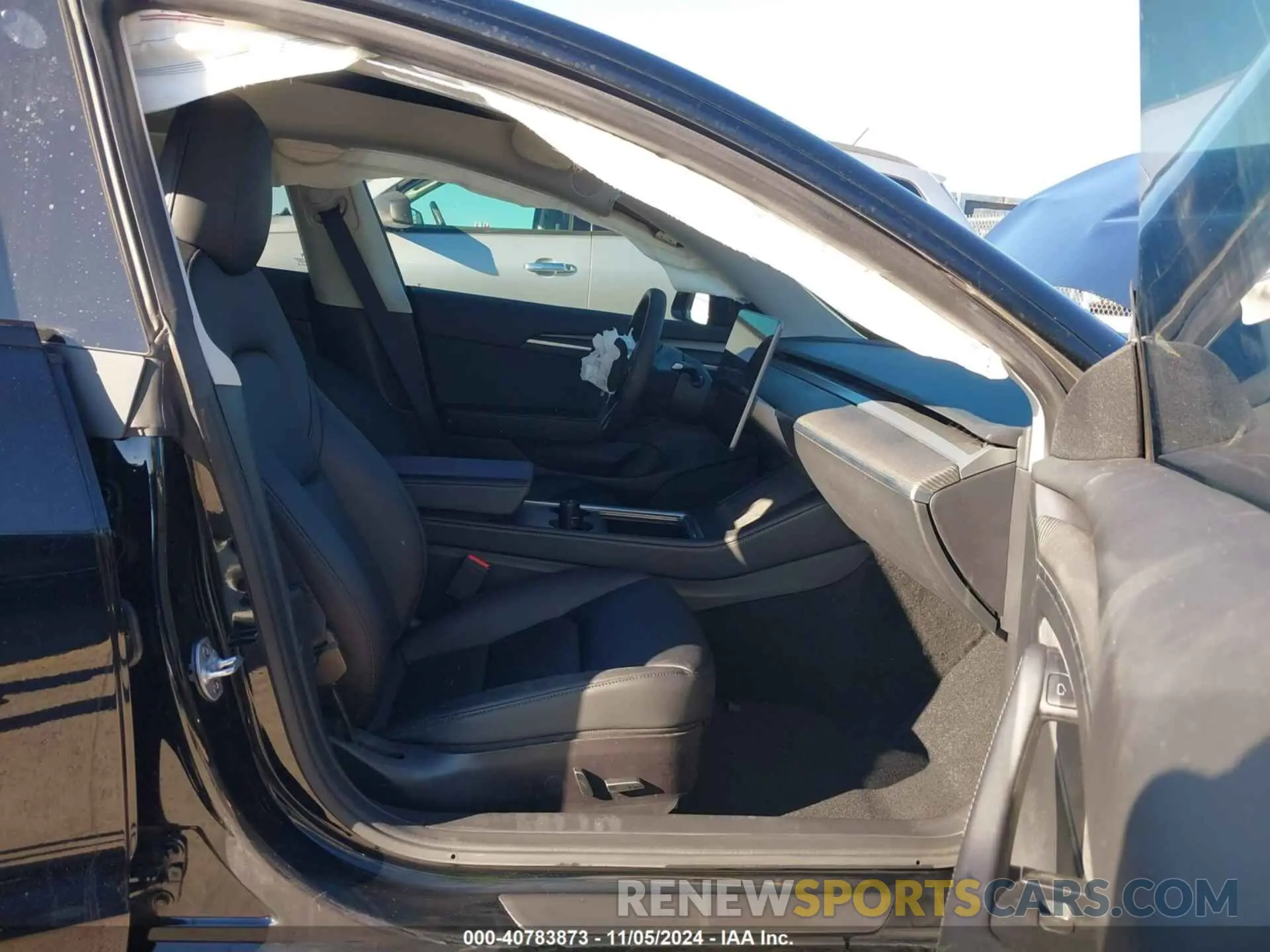 5 Photograph of a damaged car 5YJ3E1EC0NF295830 TESLA MODEL 3 2022
