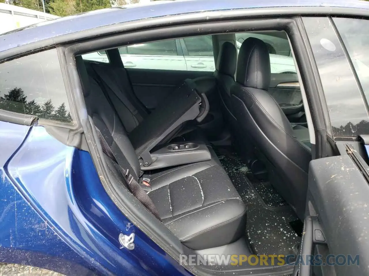 10 Photograph of a damaged car 5YJ3E1EC1NF270502 TESLA MODEL 3 2022