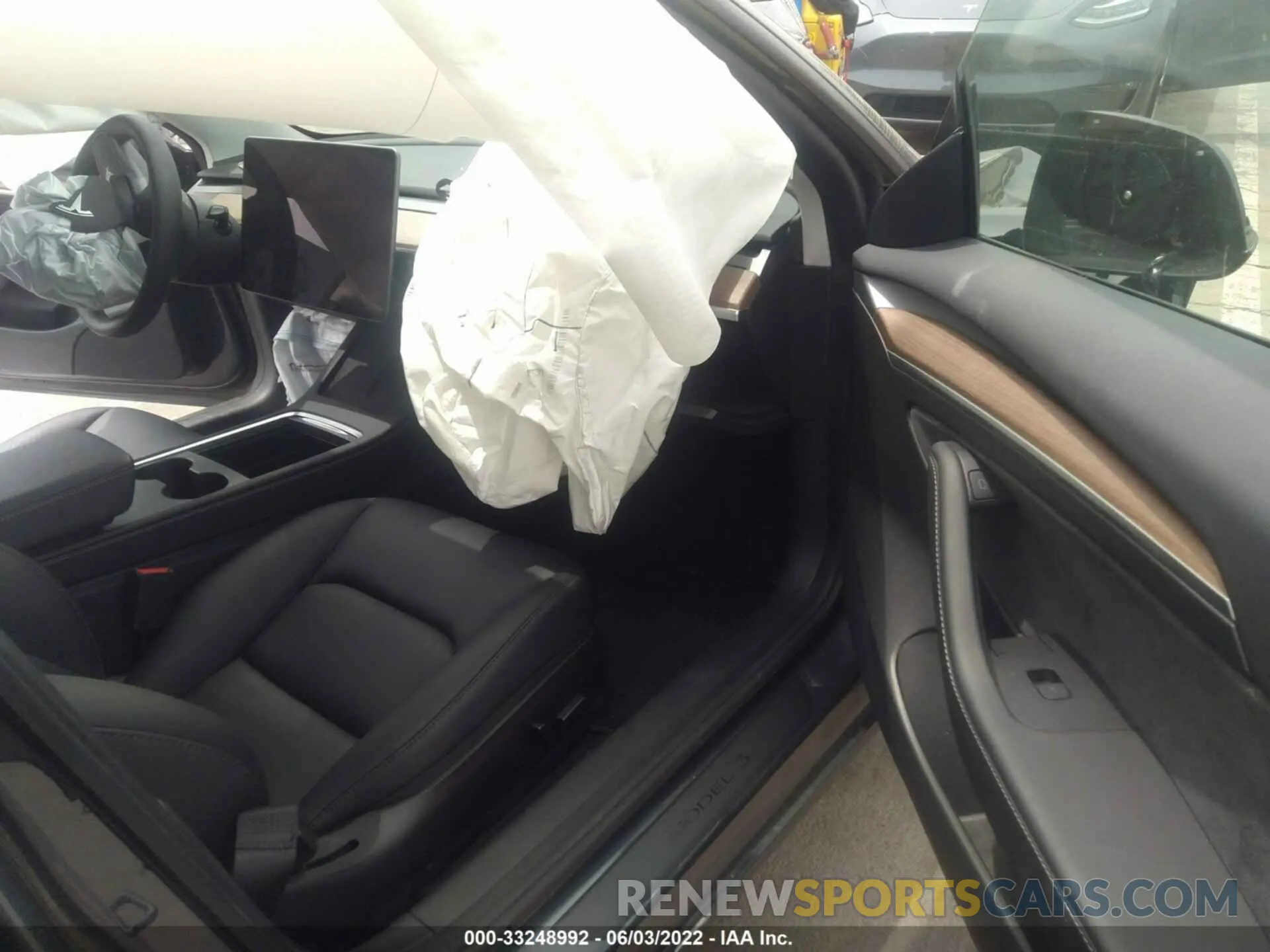 5 Photograph of a damaged car 5YJ3E1EC2NF132337 TESLA MODEL 3 2022