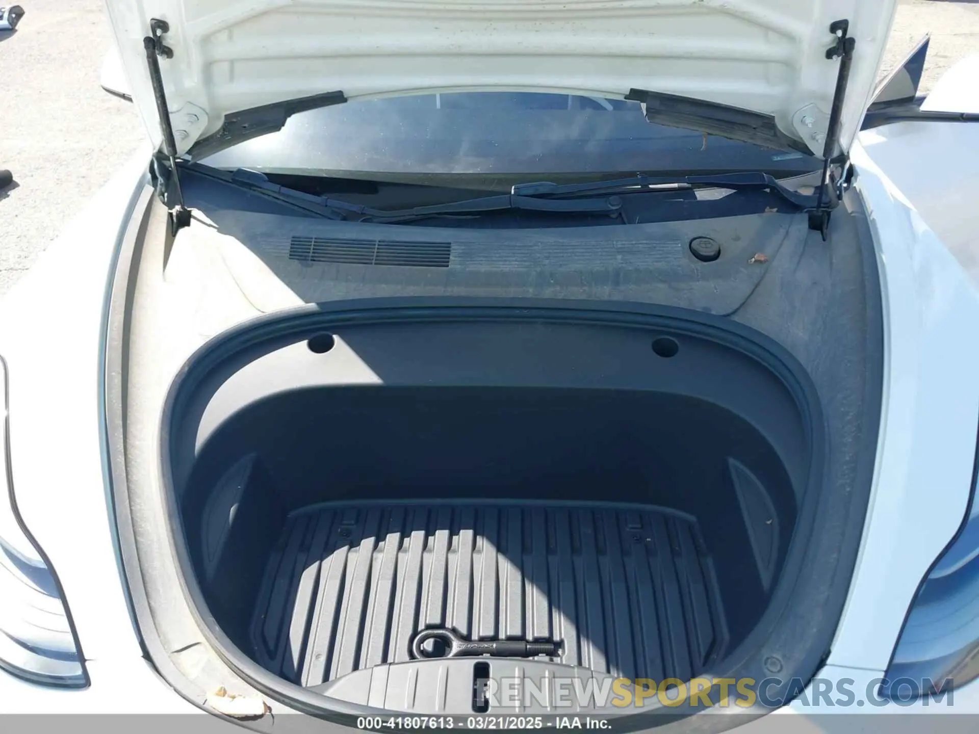 10 Photograph of a damaged car 5YJ3E1EC2NF176127 TESLA MODEL 3 2022