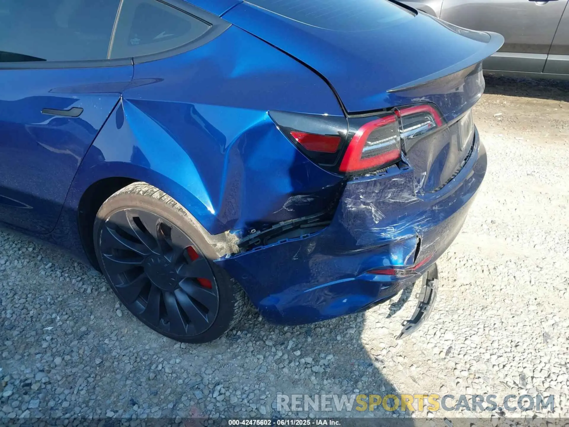12 Photograph of a damaged car 5YJ3E1EC3NF118592 TESLA MODEL 3 2022