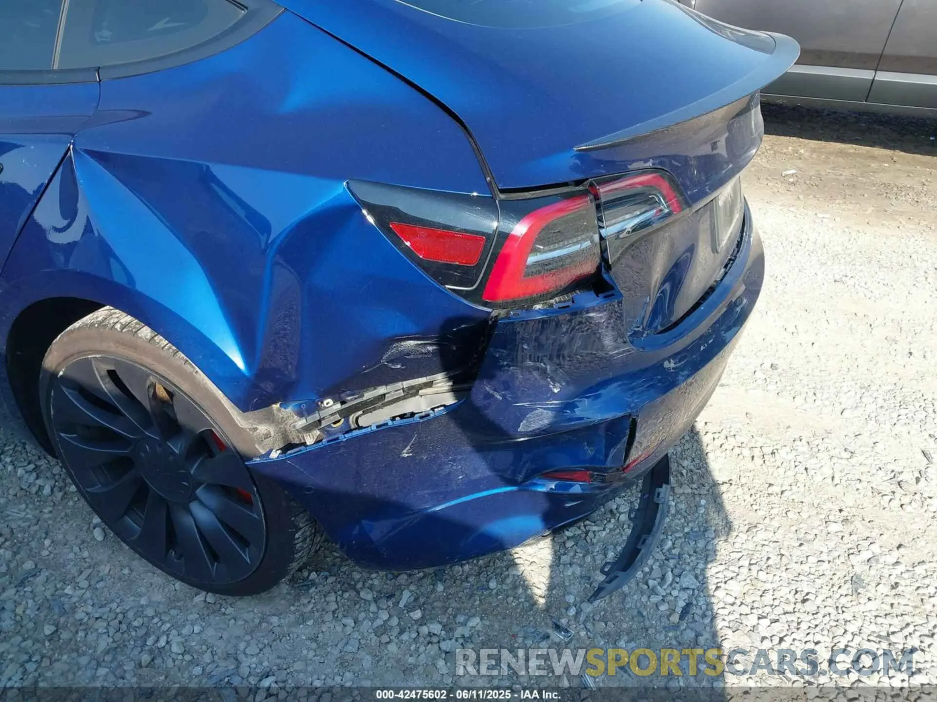 23 Photograph of a damaged car 5YJ3E1EC3NF118592 TESLA MODEL 3 2022