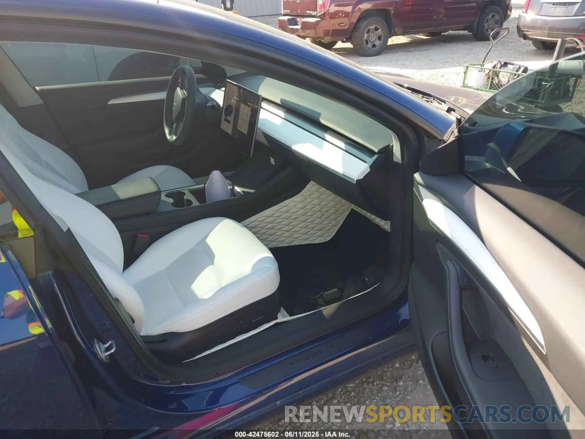 5 Photograph of a damaged car 5YJ3E1EC3NF118592 TESLA MODEL 3 2022