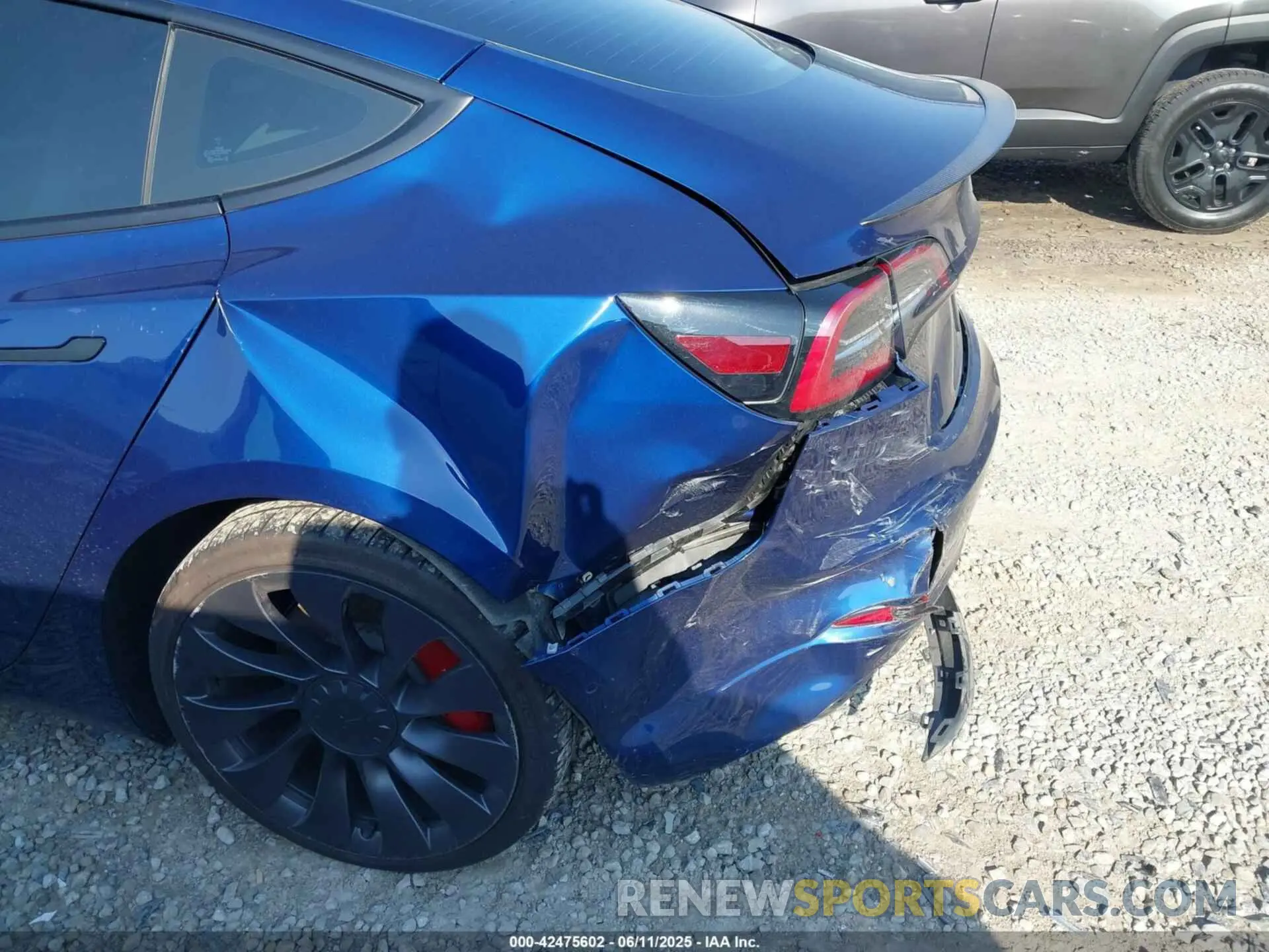 6 Photograph of a damaged car 5YJ3E1EC3NF118592 TESLA MODEL 3 2022