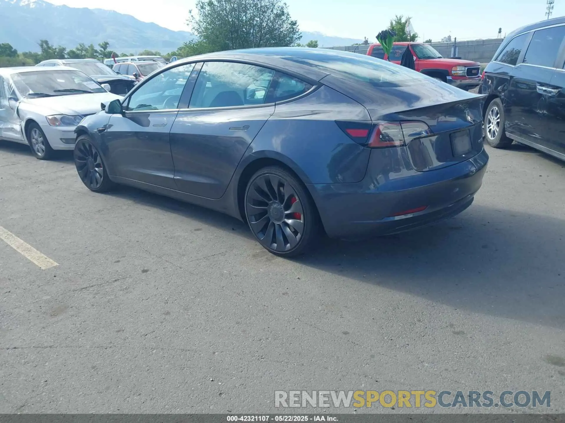 3 Photograph of a damaged car 5YJ3E1EC3NF203321 TESLA MODEL 3 2022