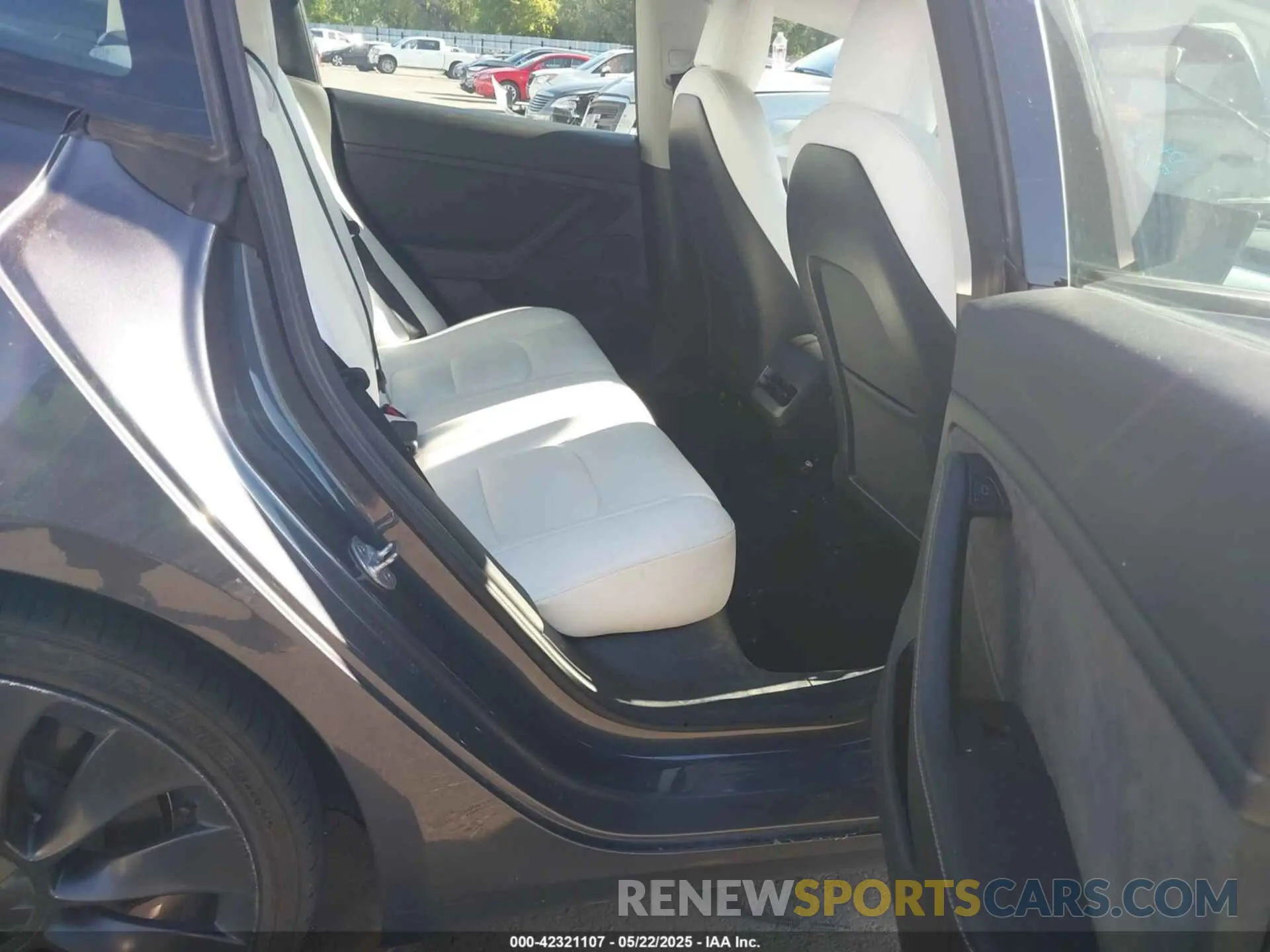 8 Photograph of a damaged car 5YJ3E1EC3NF203321 TESLA MODEL 3 2022