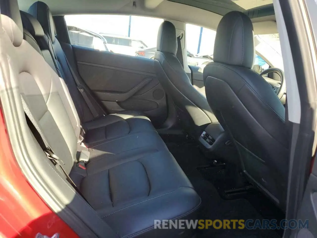 10 Photograph of a damaged car 5YJ3E1EC3NF261560 TESLA MODEL 3 2022