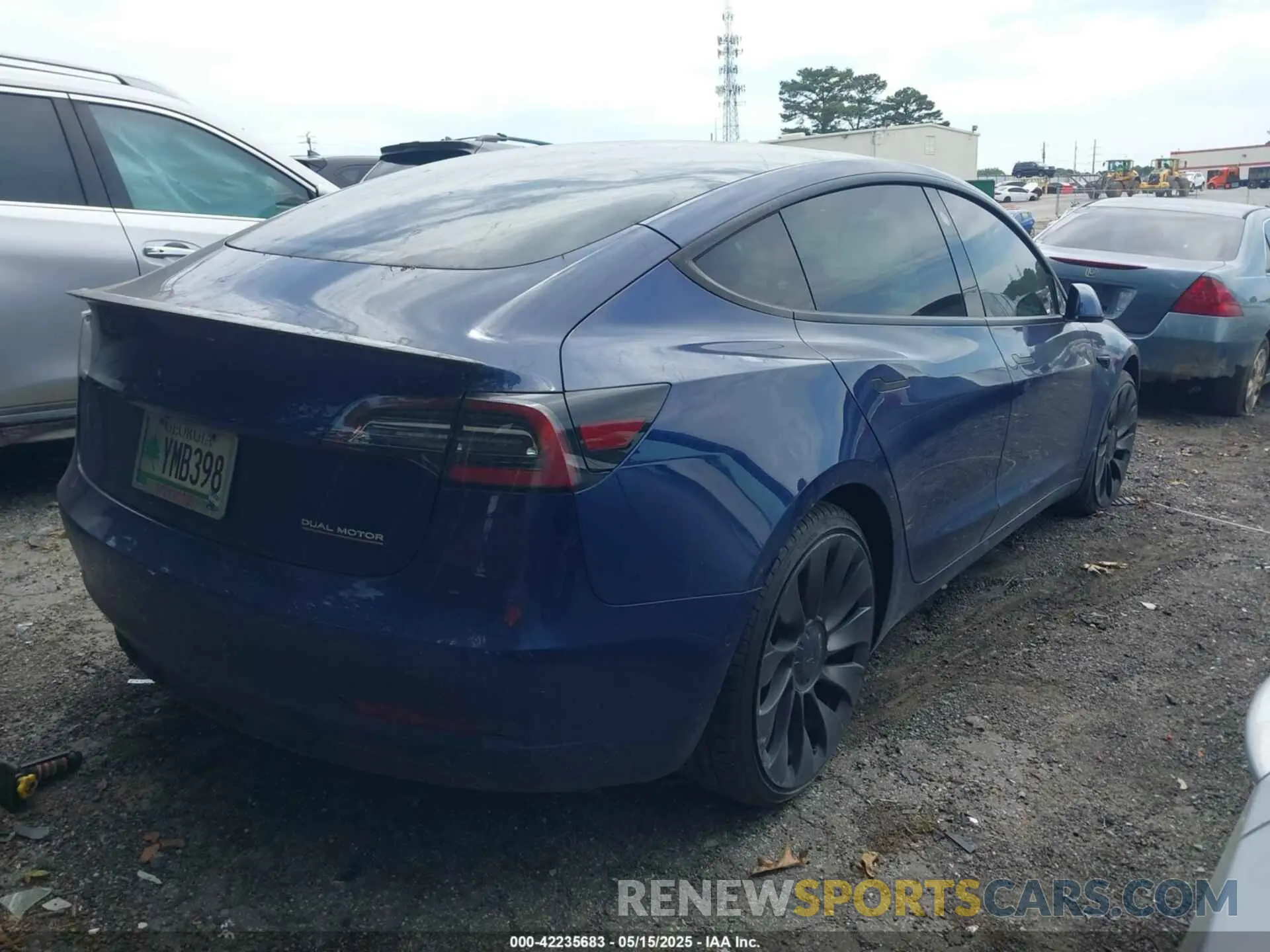 4 Photograph of a damaged car 5YJ3E1EC4NF125289 TESLA MODEL 3 2022