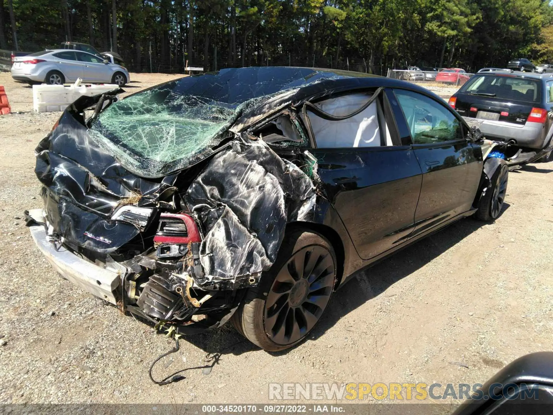 4 Photograph of a damaged car 5YJ3E1EC4NF153514 TESLA MODEL 3 2022